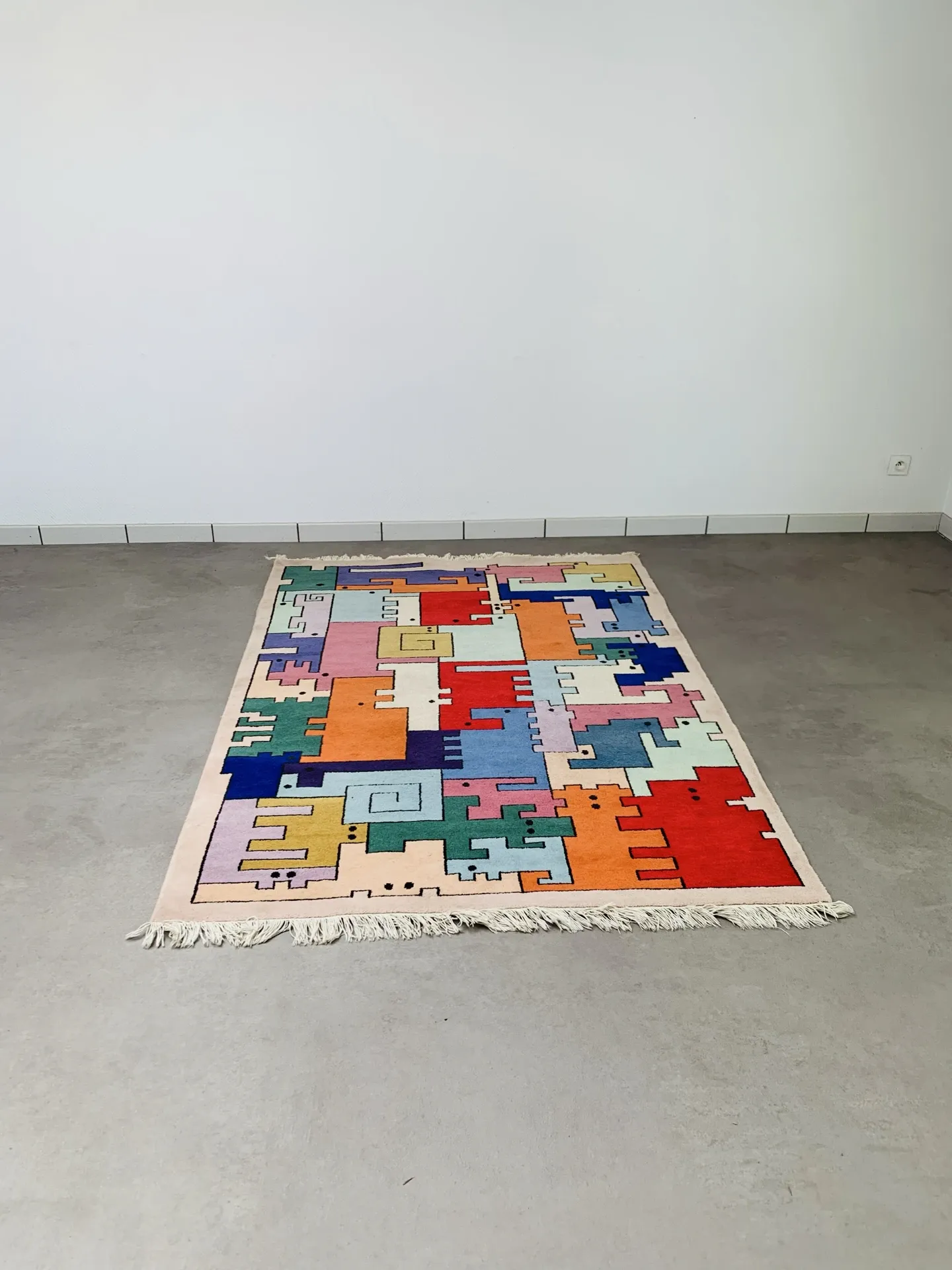 Geometric animal/Tetris rug, vintage