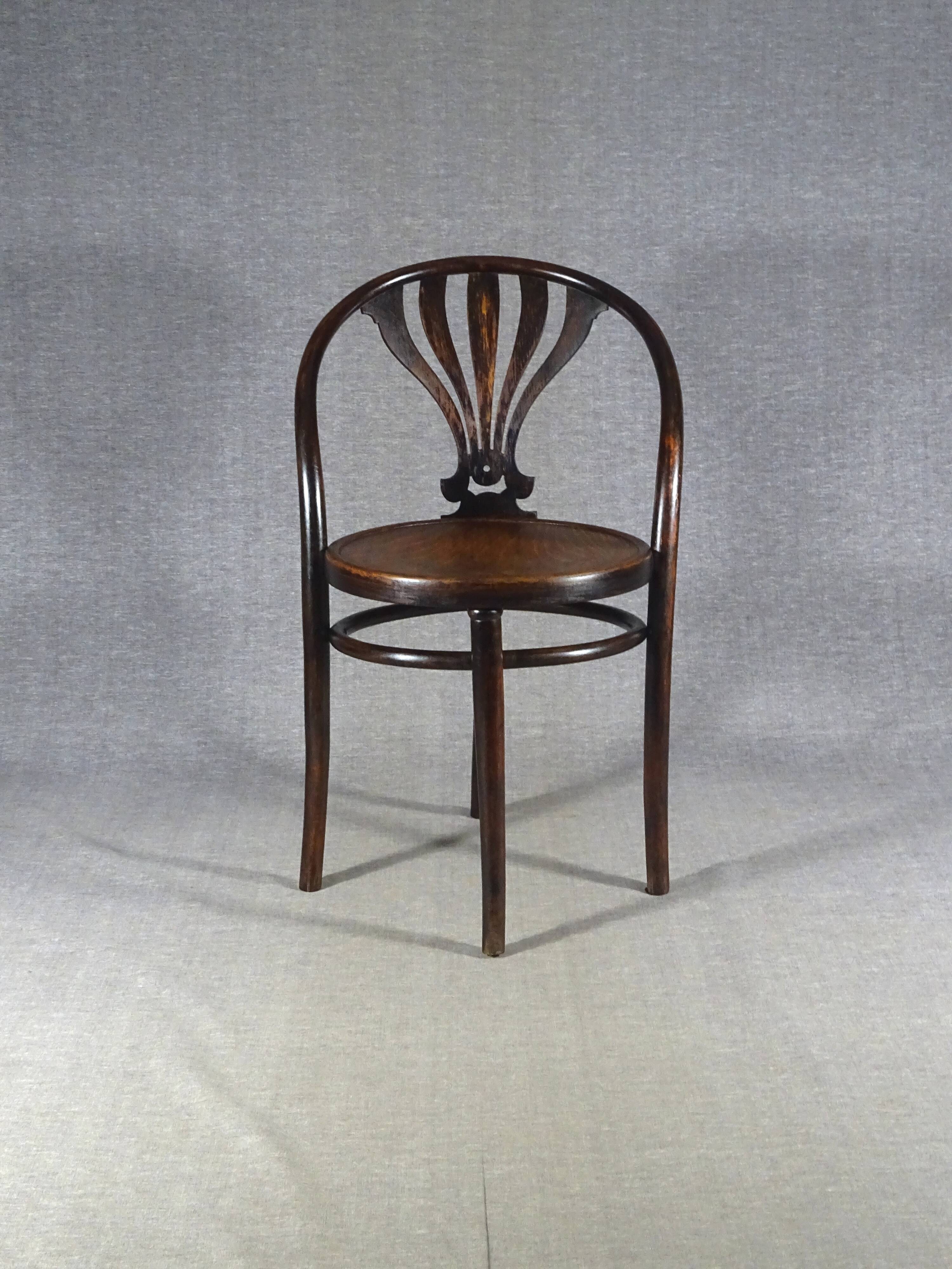 Chaise Thonet N°1029 bistrot à palmette, 1920
