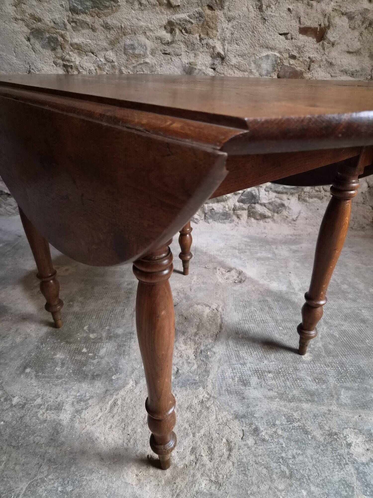 Table à abattants ancienne en chêne français, table à manger ronde, vers 1880–1920