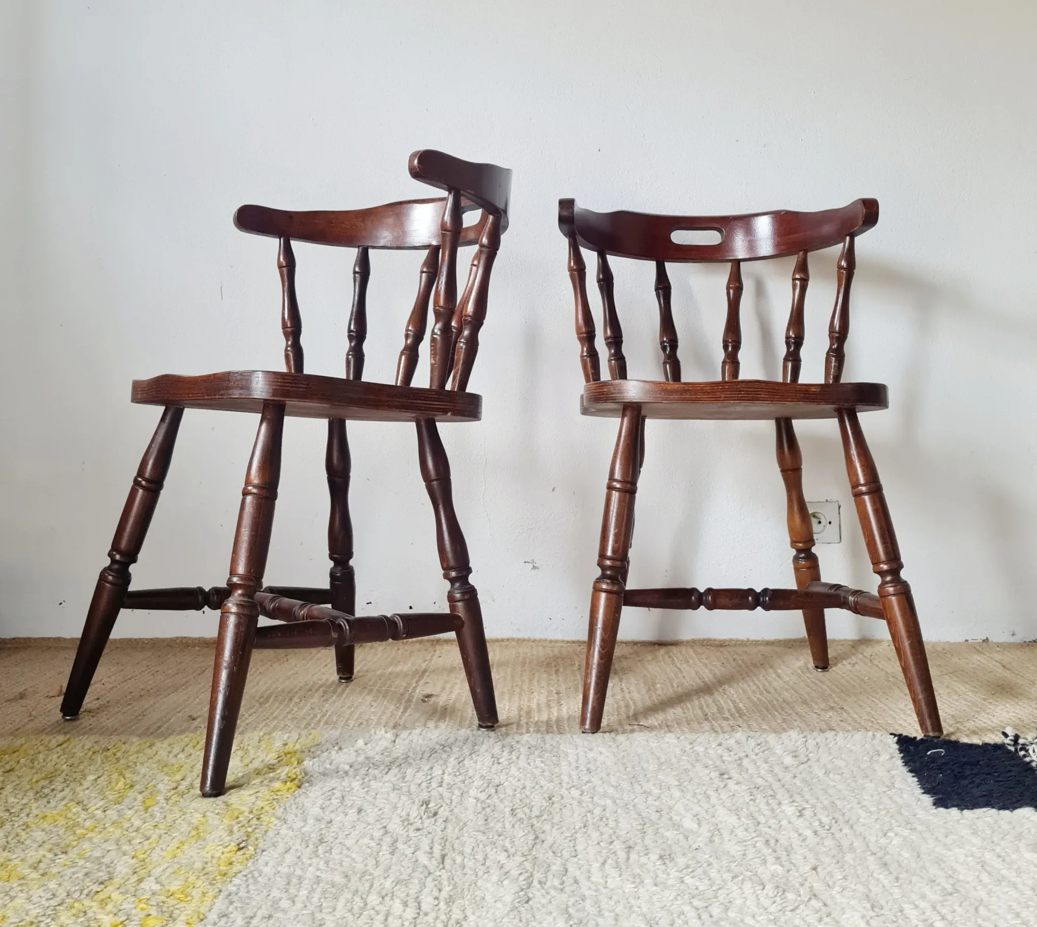 Set of 4 Western Bistro Chairs in Solid Wood
