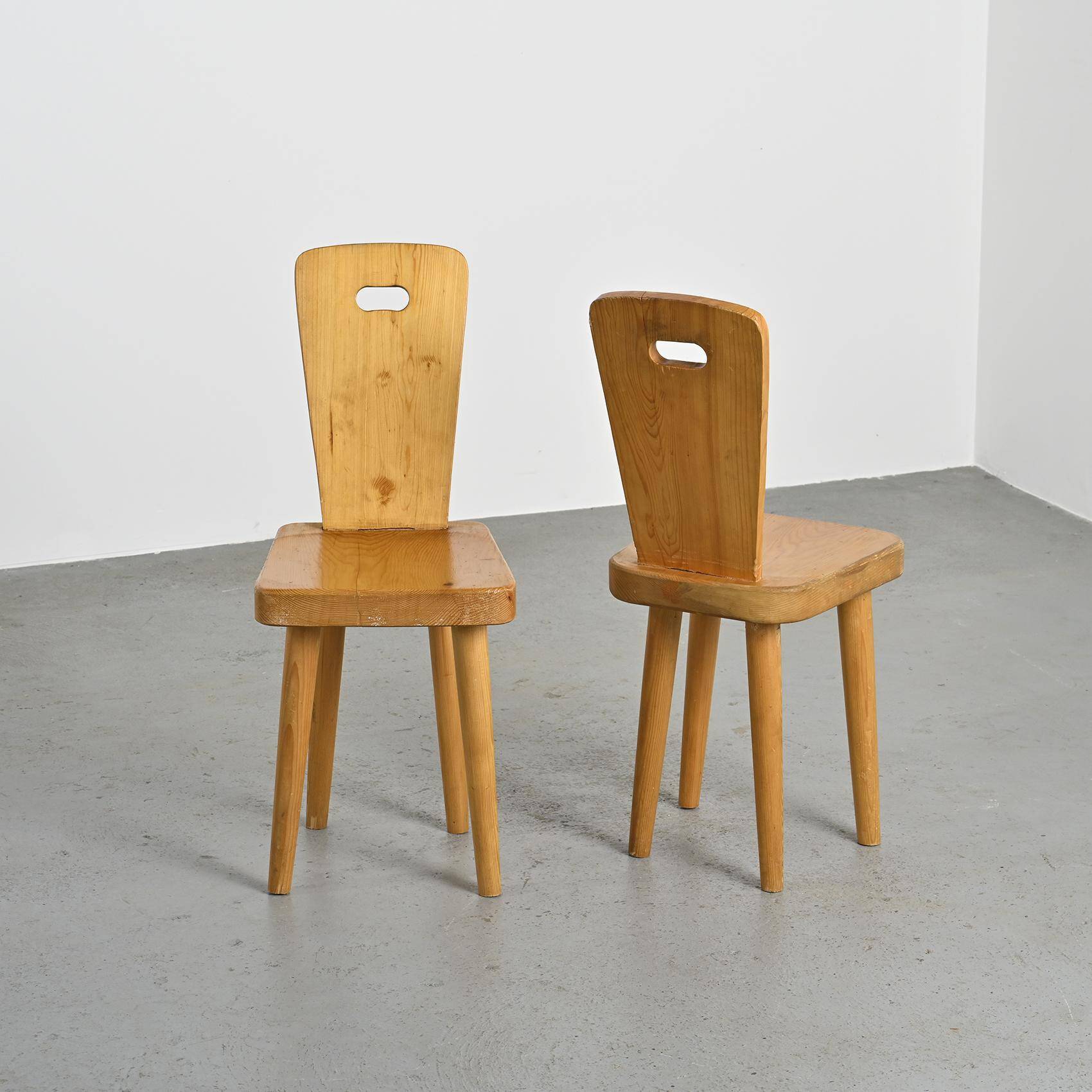 Pair of high-backed chairs by Christian Durupt, Méribel 1960