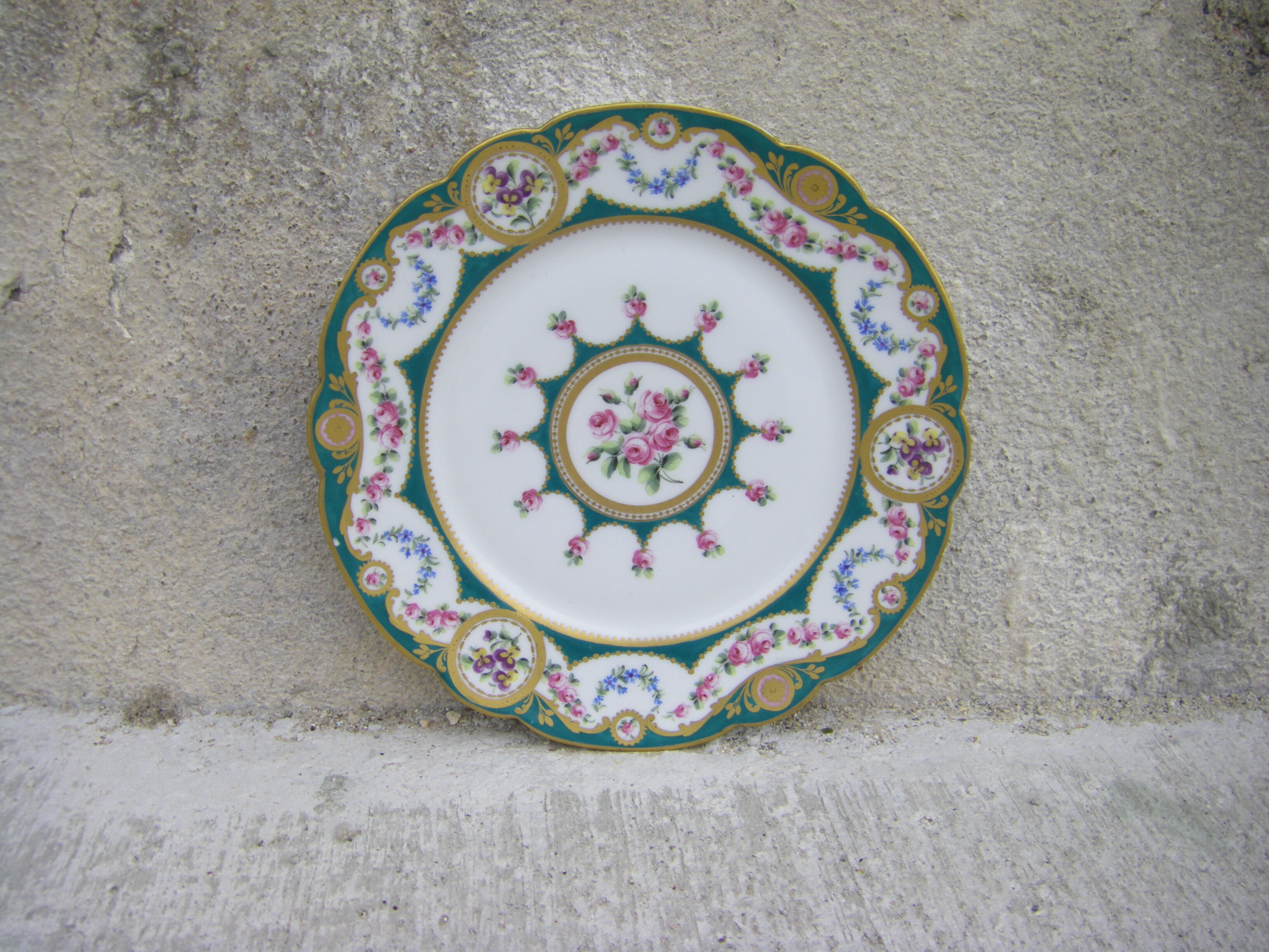 Porcelain plate from Samson in Paris