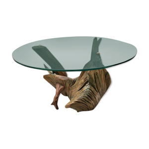 Table en verre et souche d’arbre