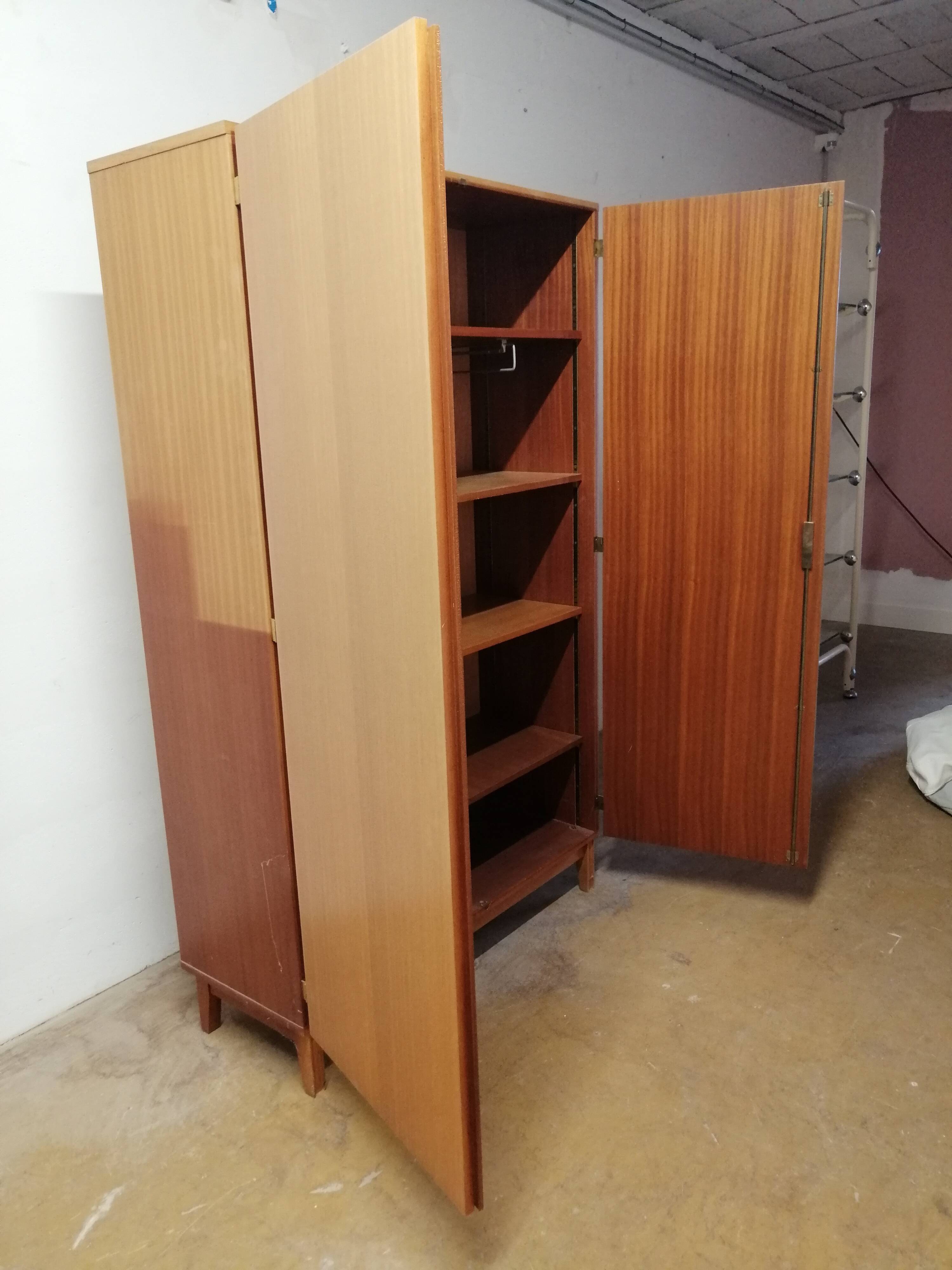 Armoire vintage pieds compas