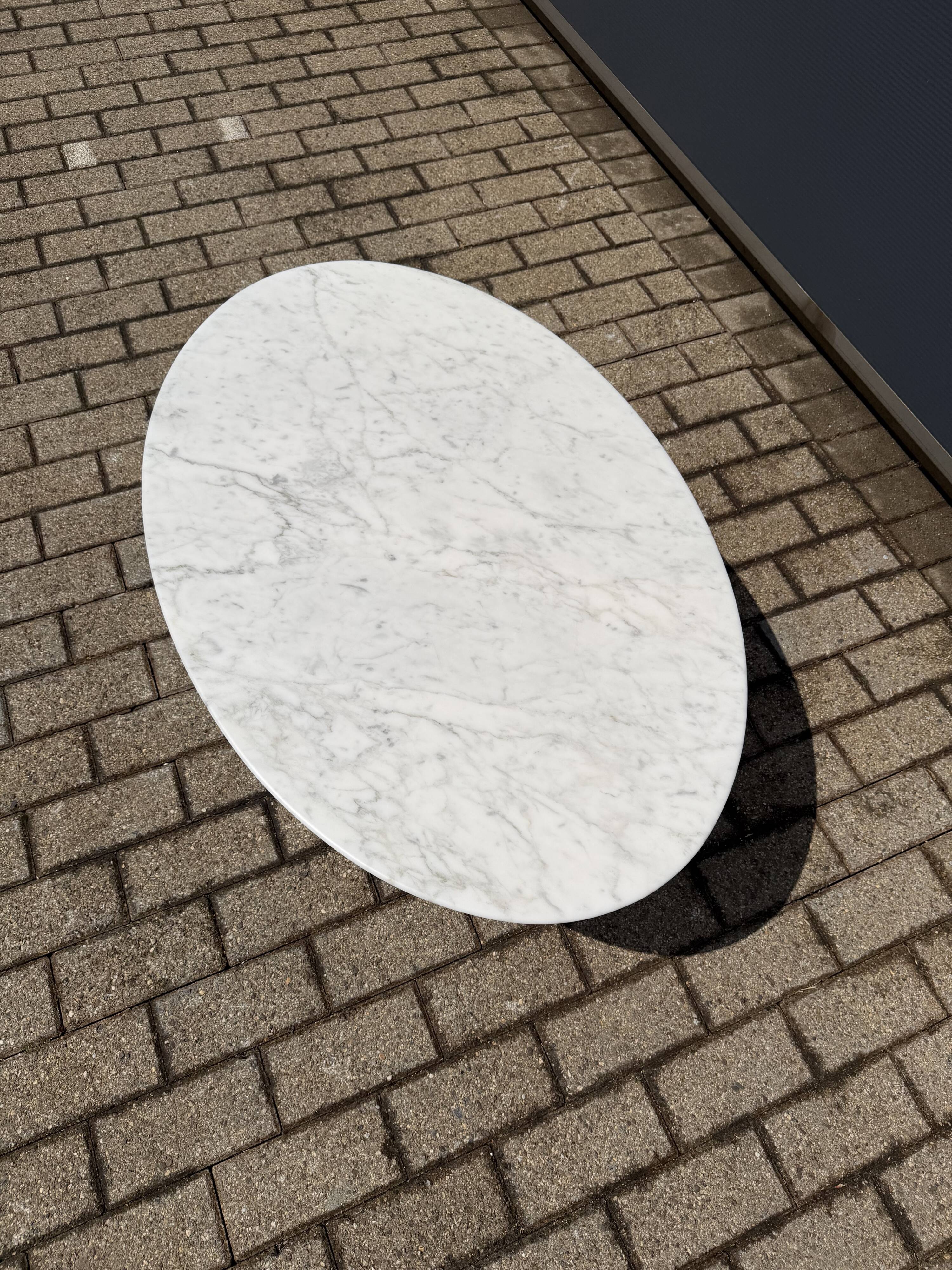 Original Knoll Tulip Oval Coffee Table Eero Saarinen Arabescato matte 107x70