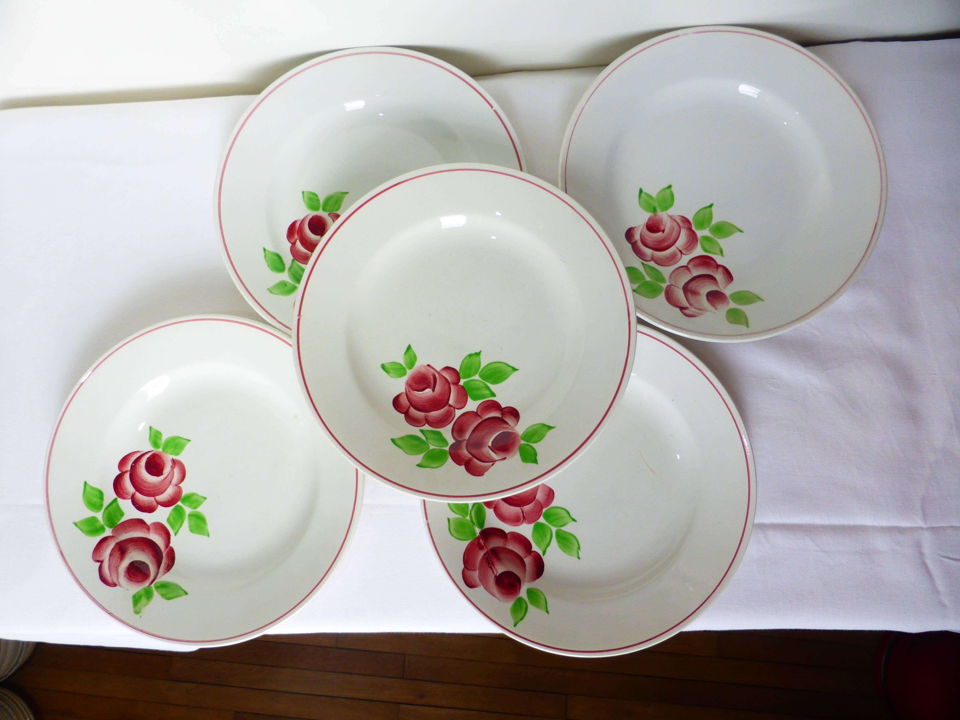 5 assiettes plates modèle Rose Mai