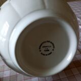 Ceramic salad bowl with vine leaves