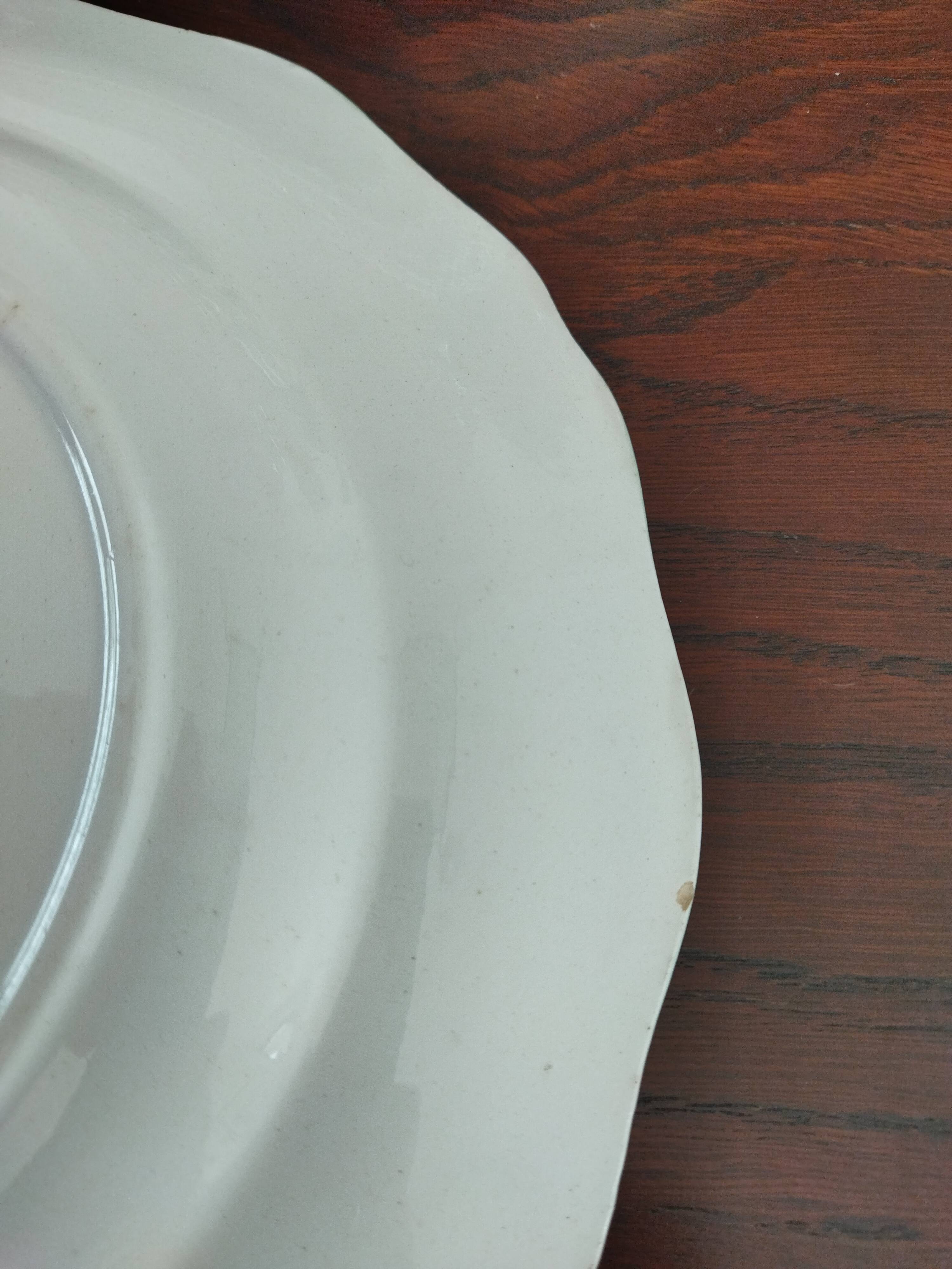9 assiettes plates L'Amandinoise "Cafés Nico"