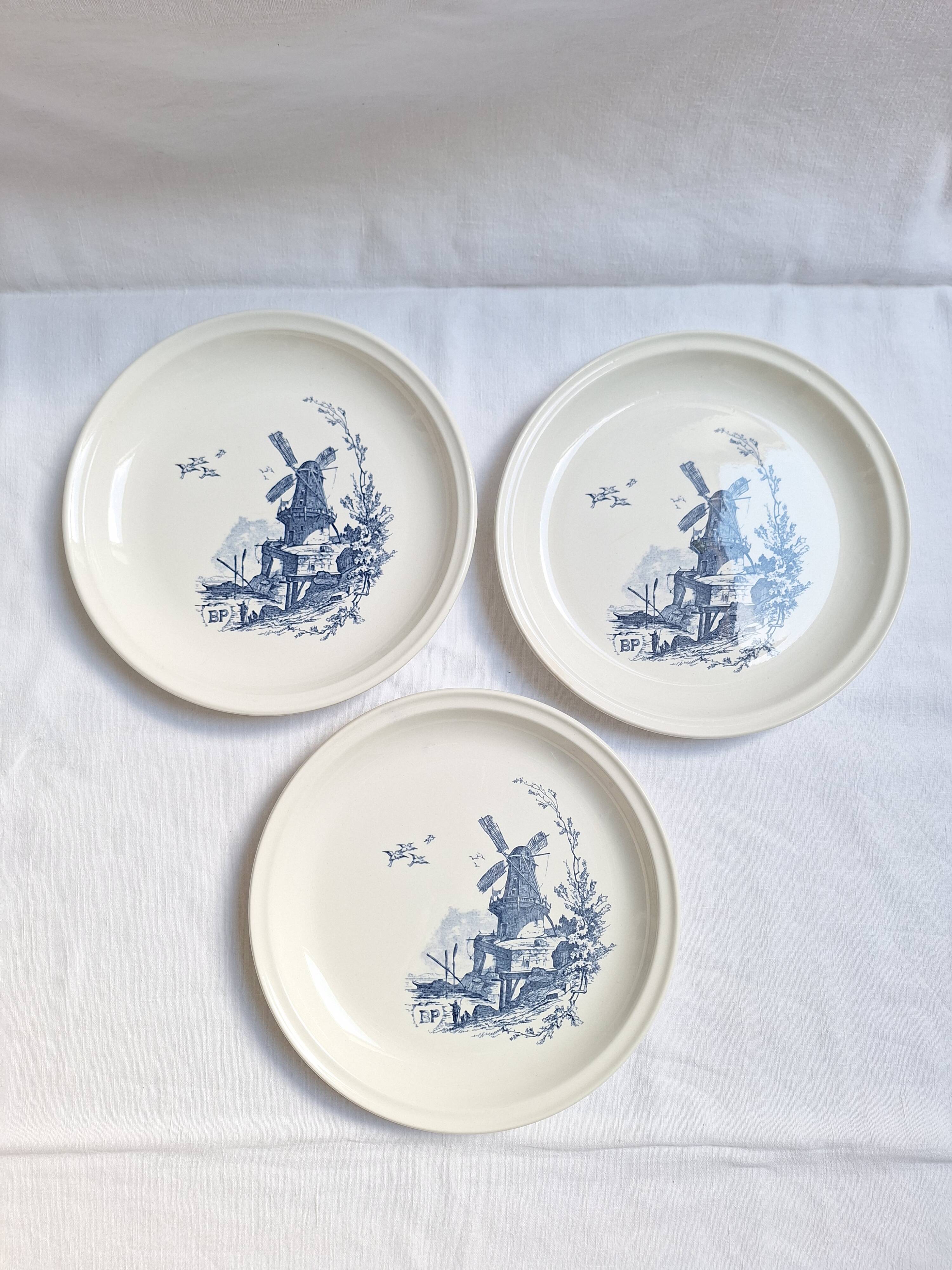 Assiettes plates moulin bleu vintage