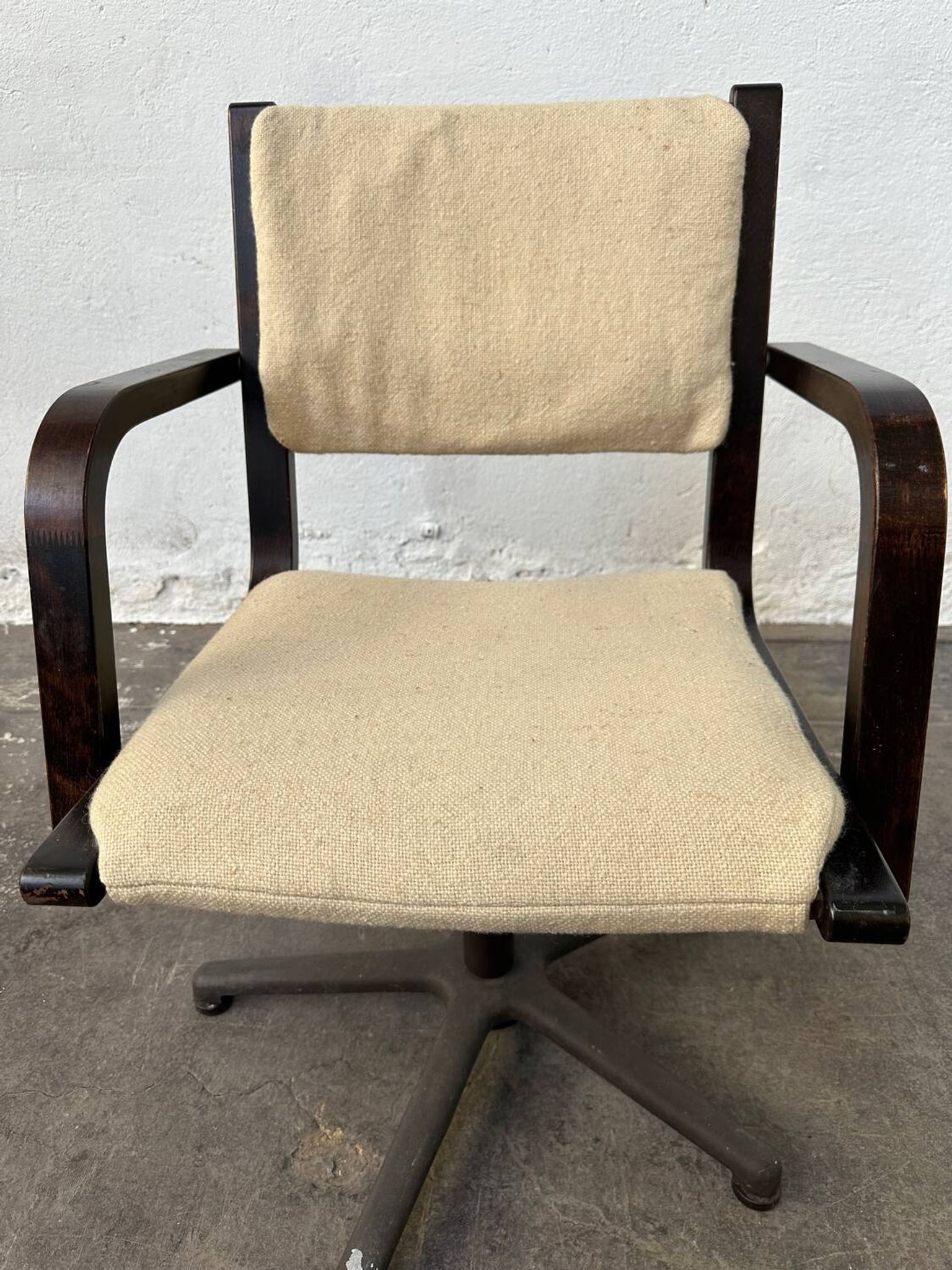 Chaise de bureau pivotante par Trio Raita