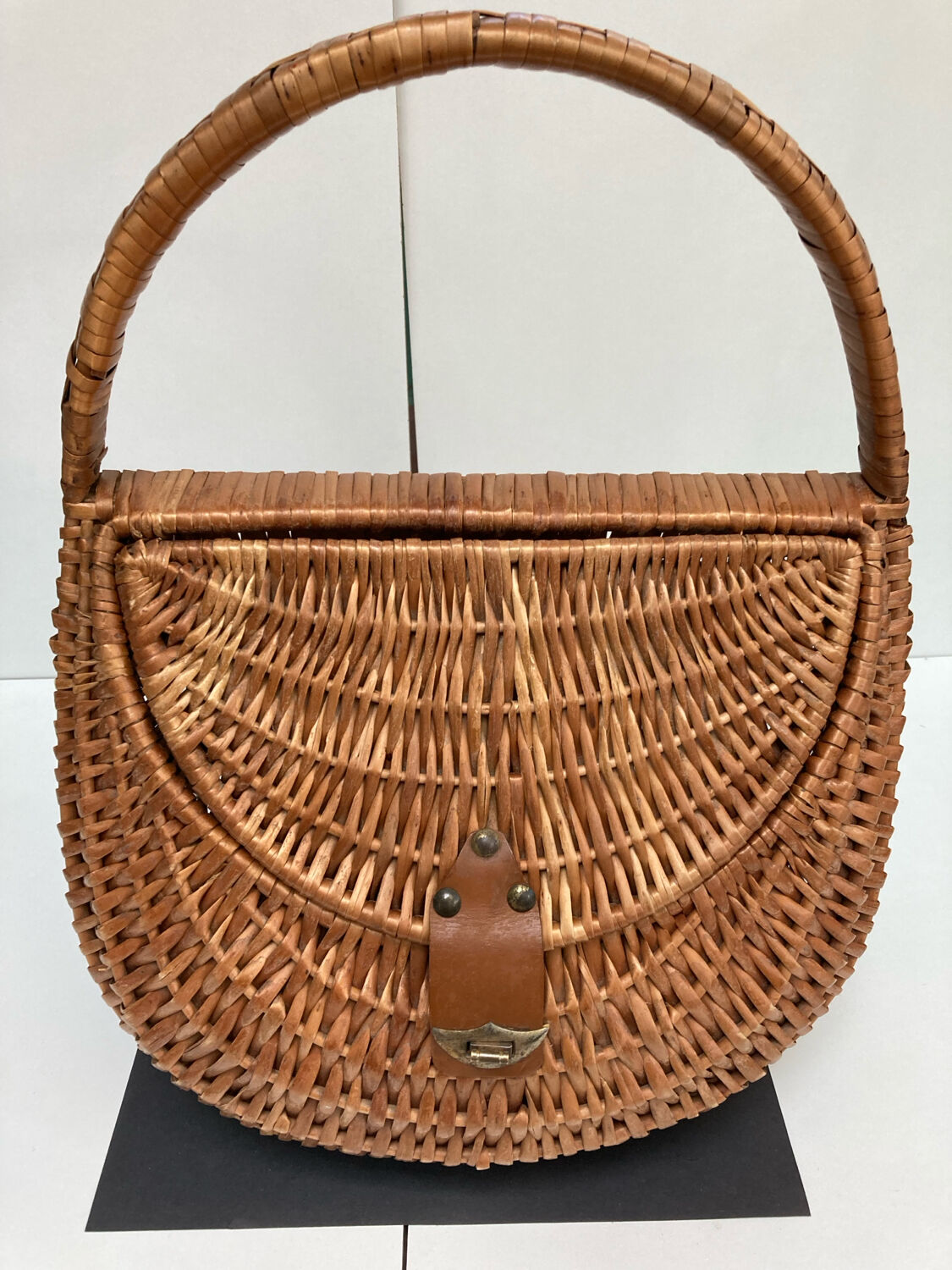 Vintage 70s wicker shopping basket