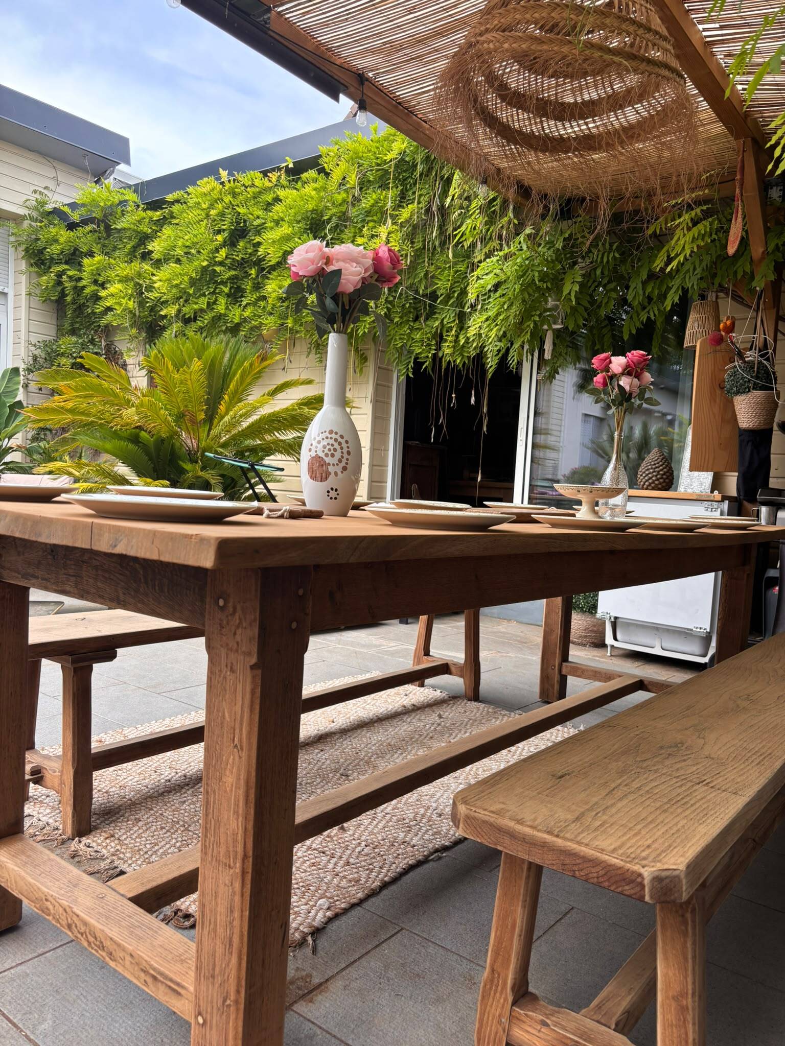 Grande table de ferme avec 2 bancs