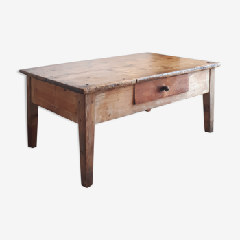 Old-spirited coffee table farm table