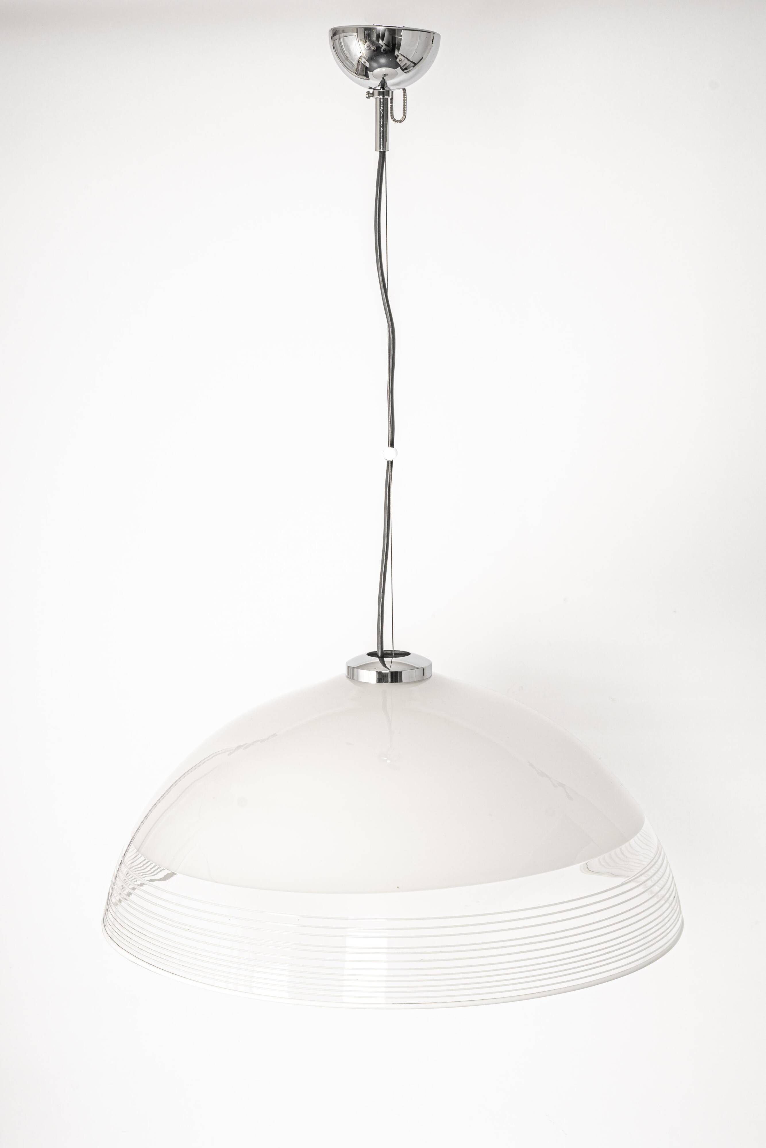 Magnificent suspended light fixture in white glass, Murano glass, Italy, 1970s.