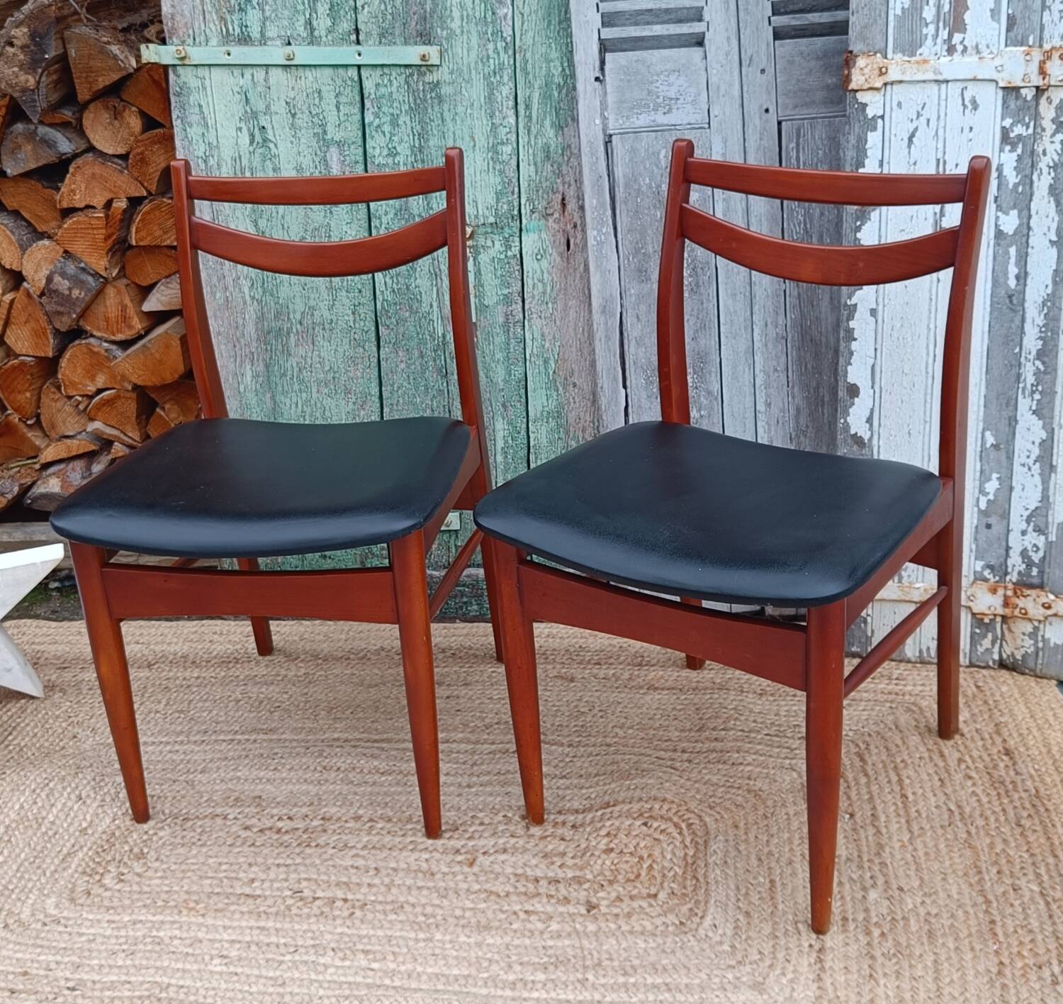 Scandinavian chairs, compass foot, skai