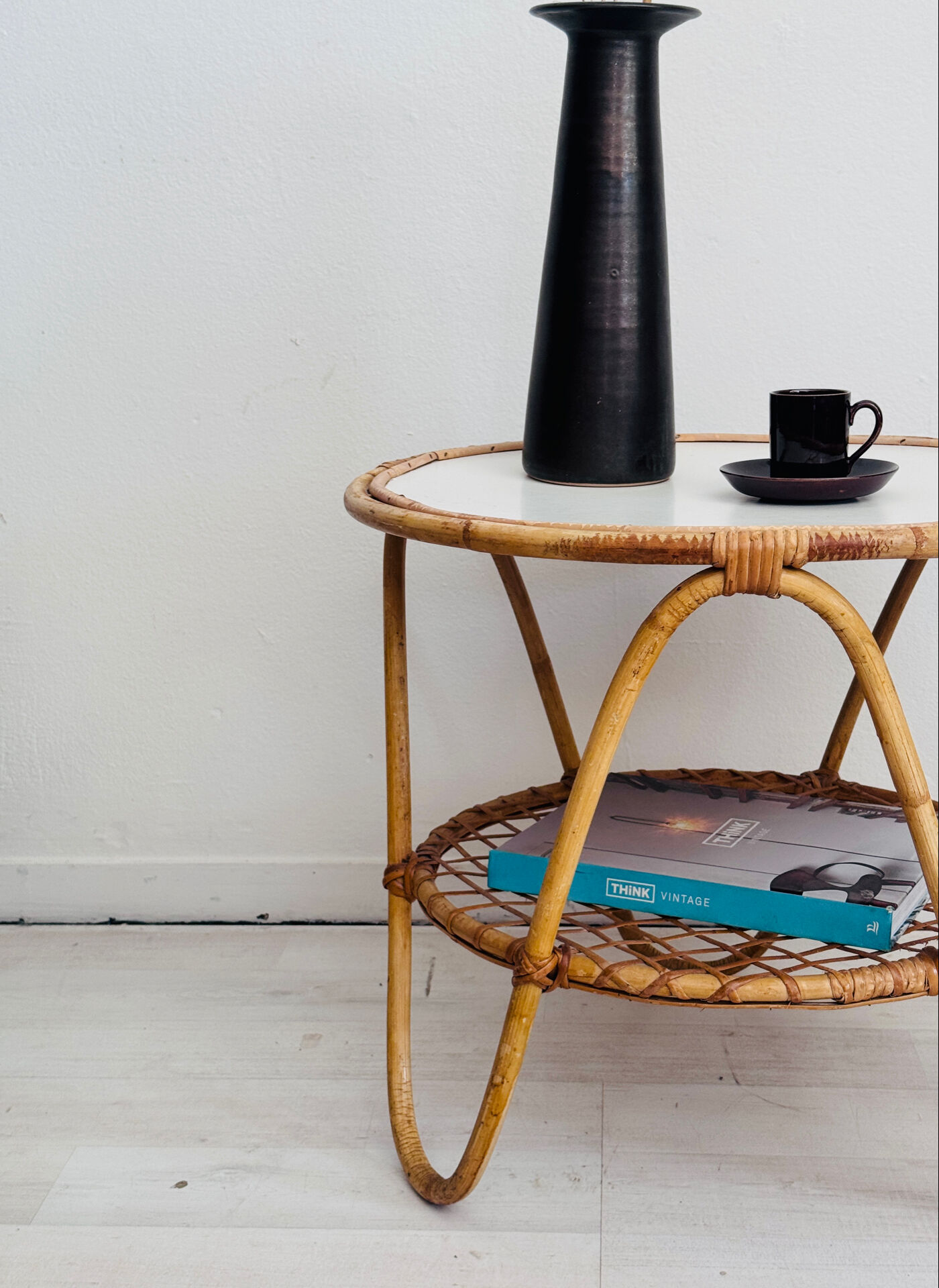Table en rotin vintage des années 60