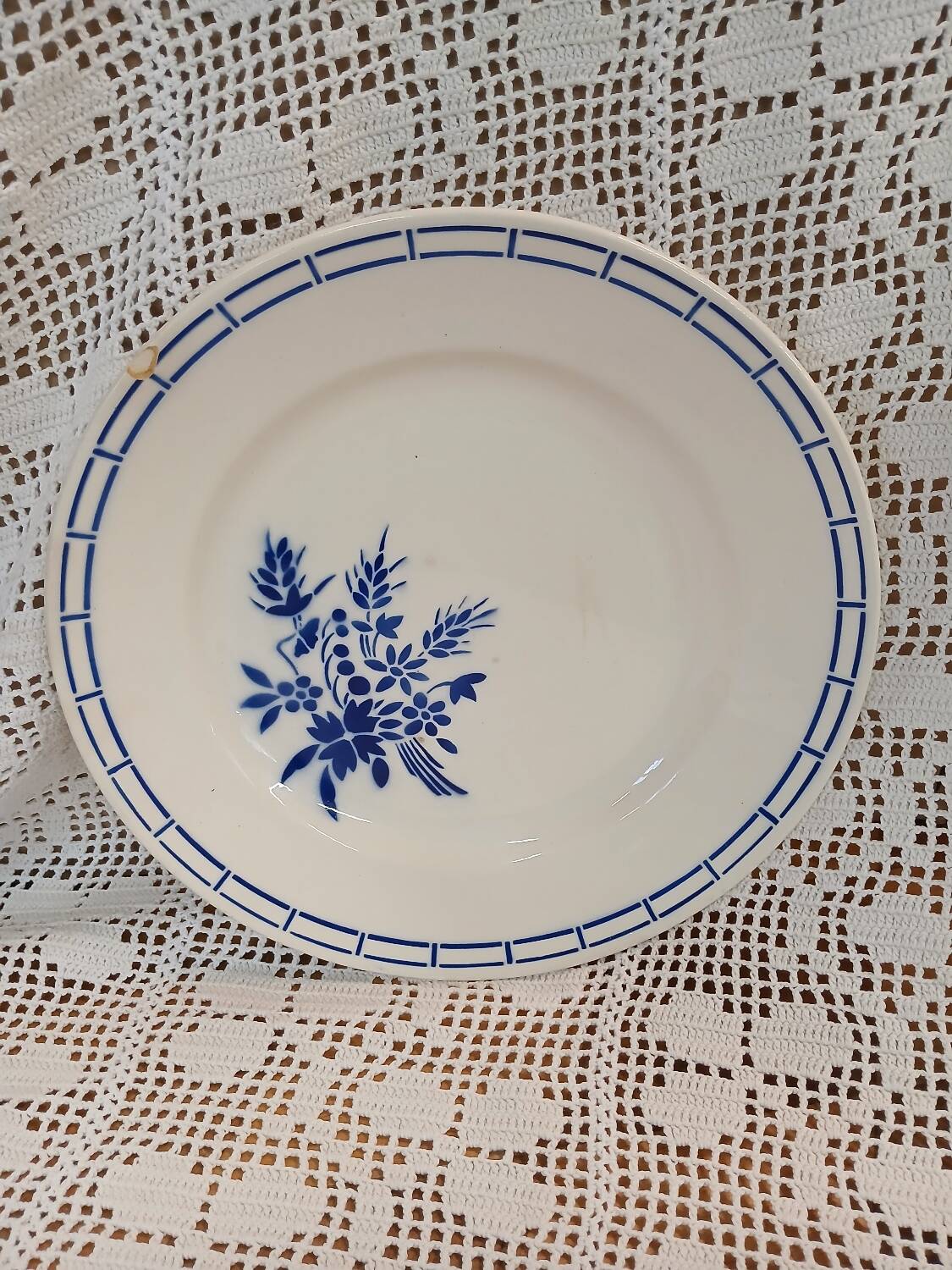 Round antique plate Badonviller