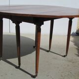 Round table with 6 spindle legs in mahogany, extendable