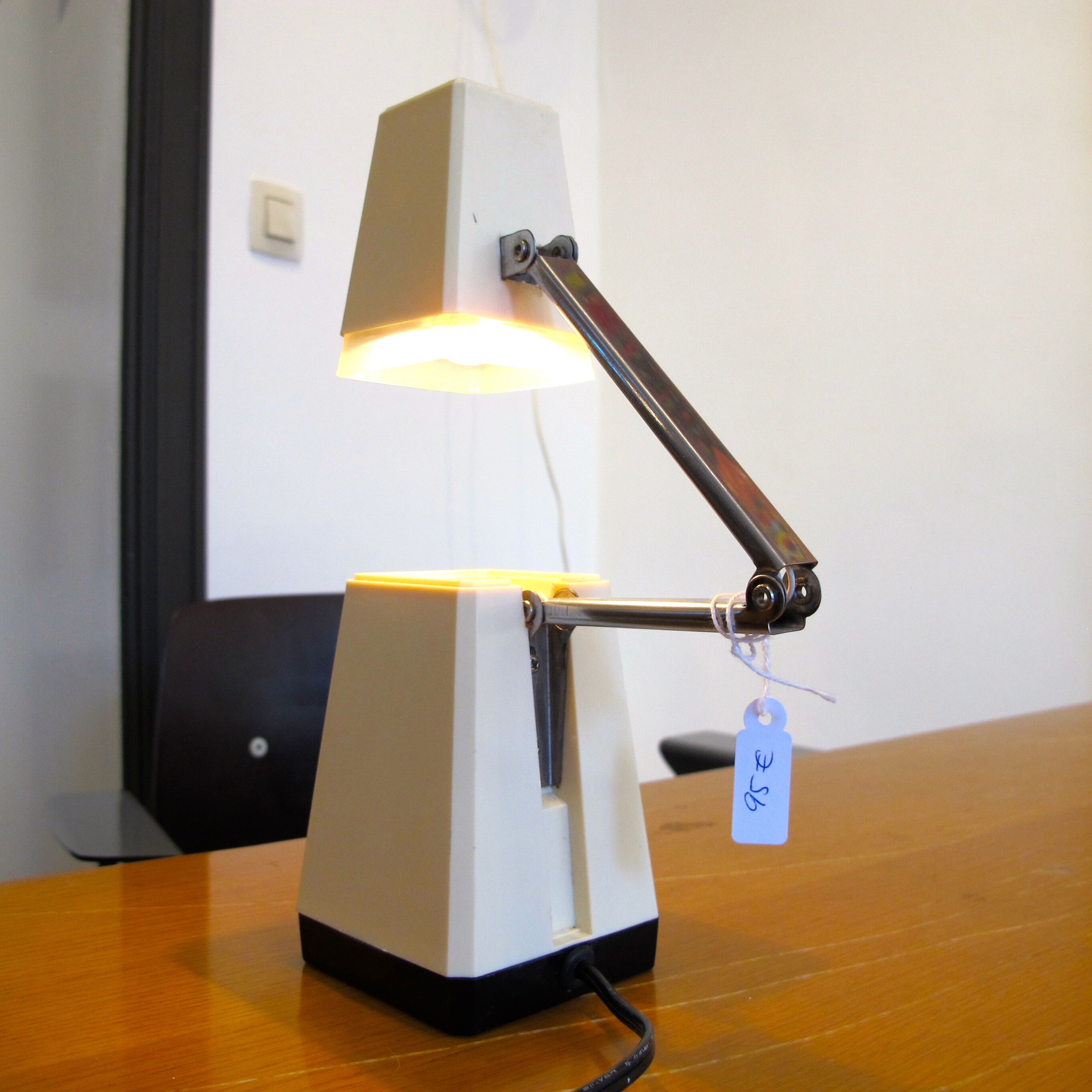 Lampe liseuse Américaine vers 1960 en bakelite blanche