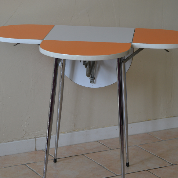 Entire table folding and stools orange and white formica 60s