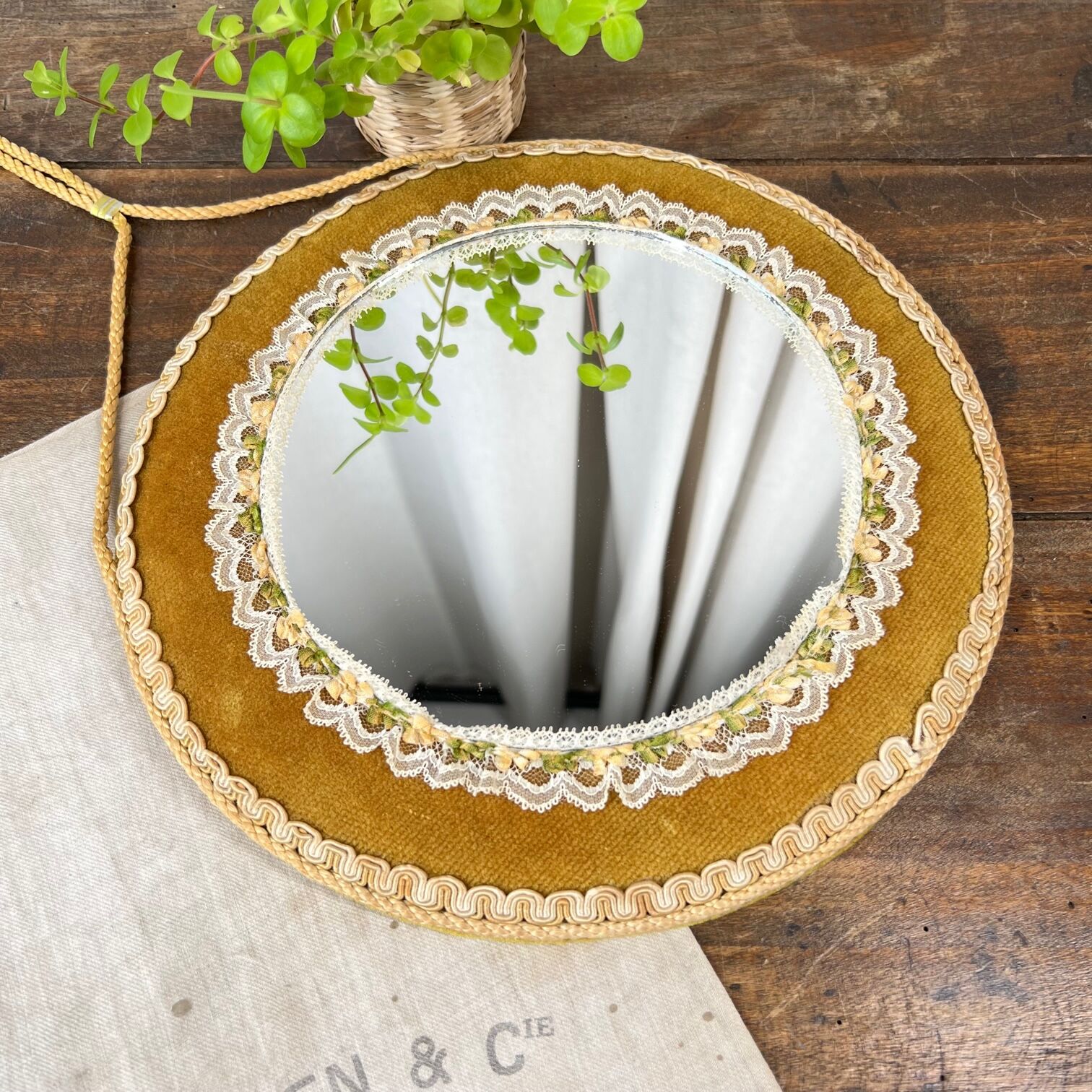 Miroir vintage jaune