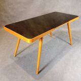 Table basse Jiri Jiroutek par Cesky Nabytok