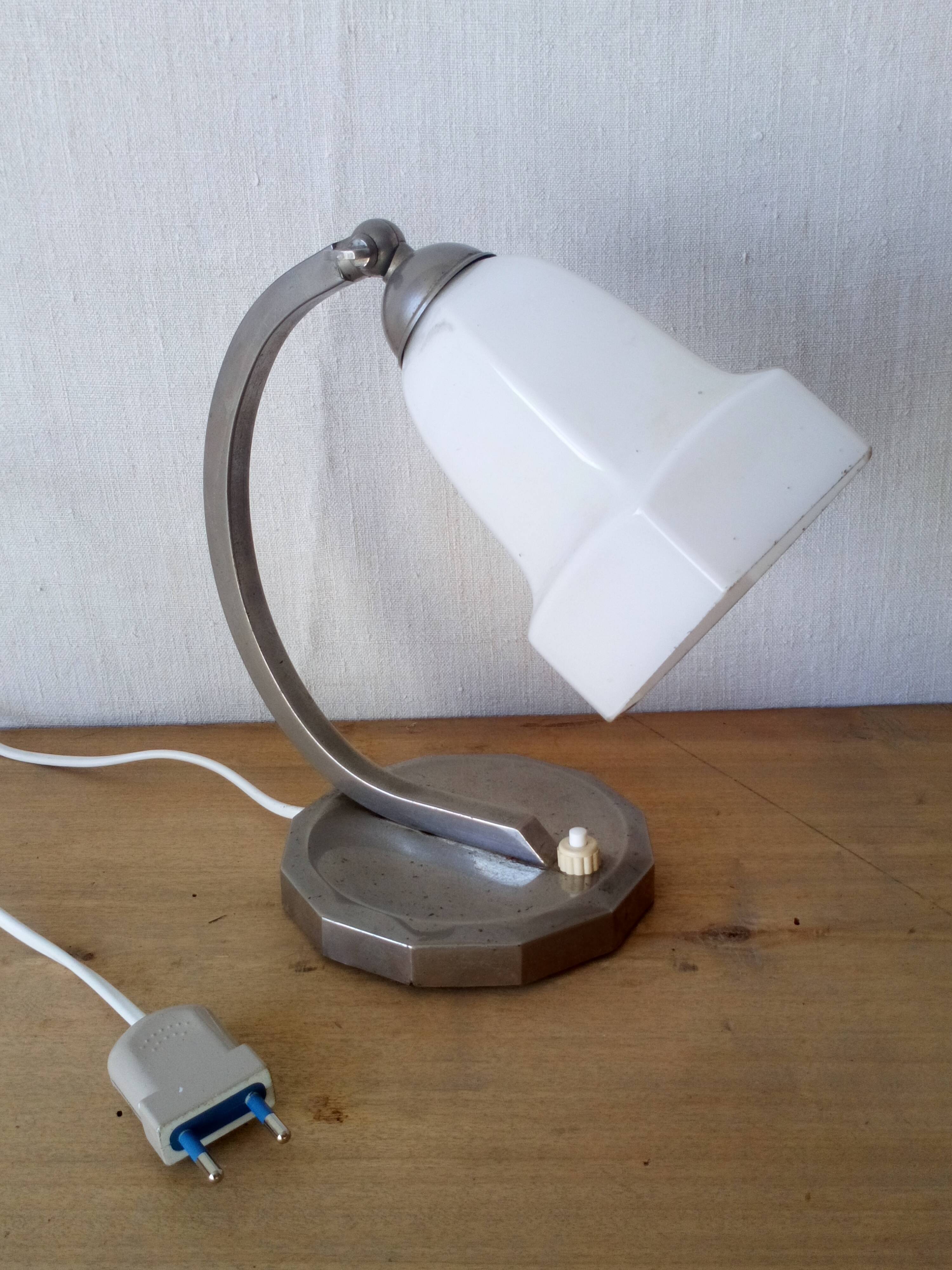 Lamp 1930 chrome and opaline, réélectrifié.