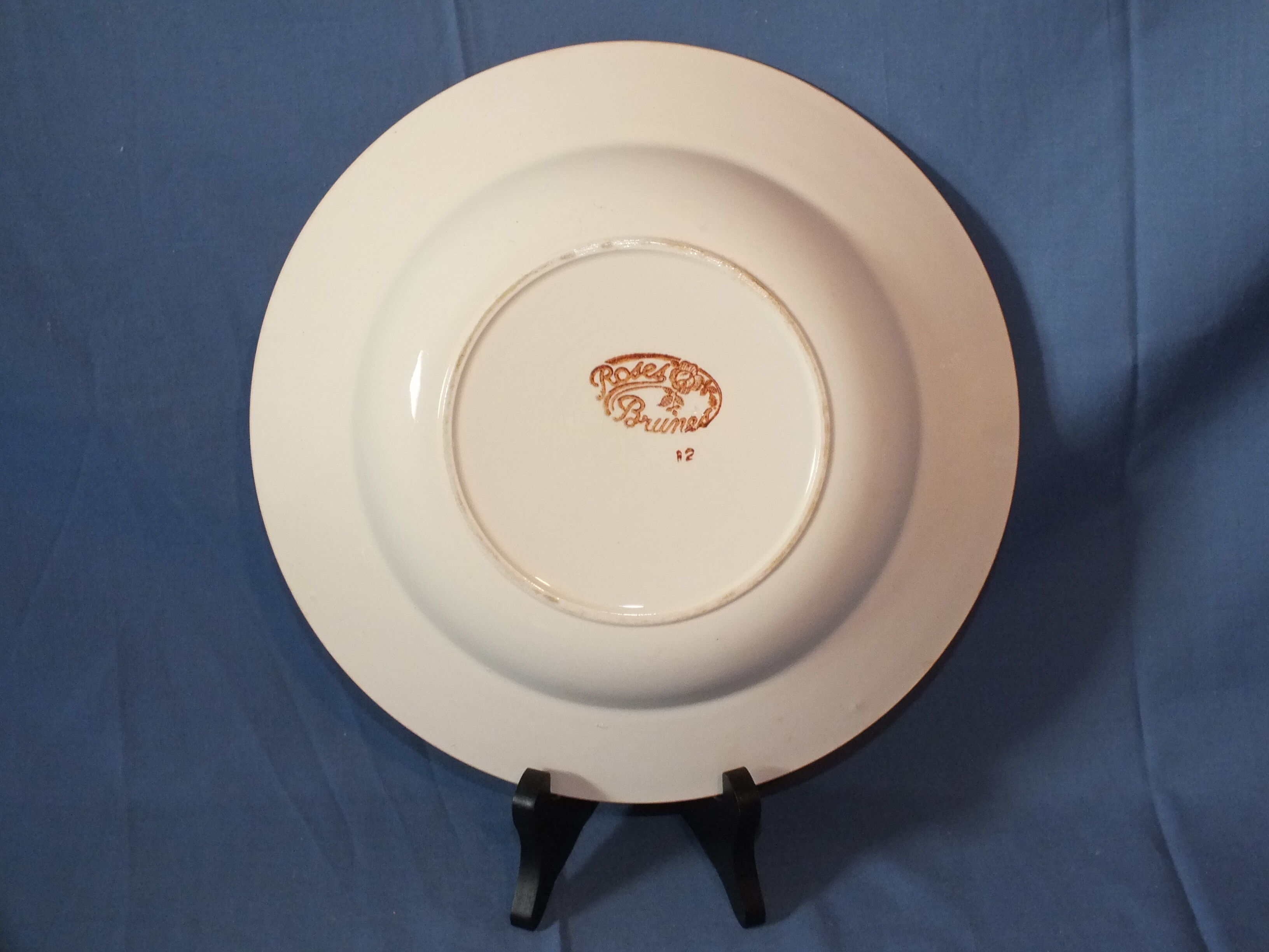 2 vintage round dishes - brown roses