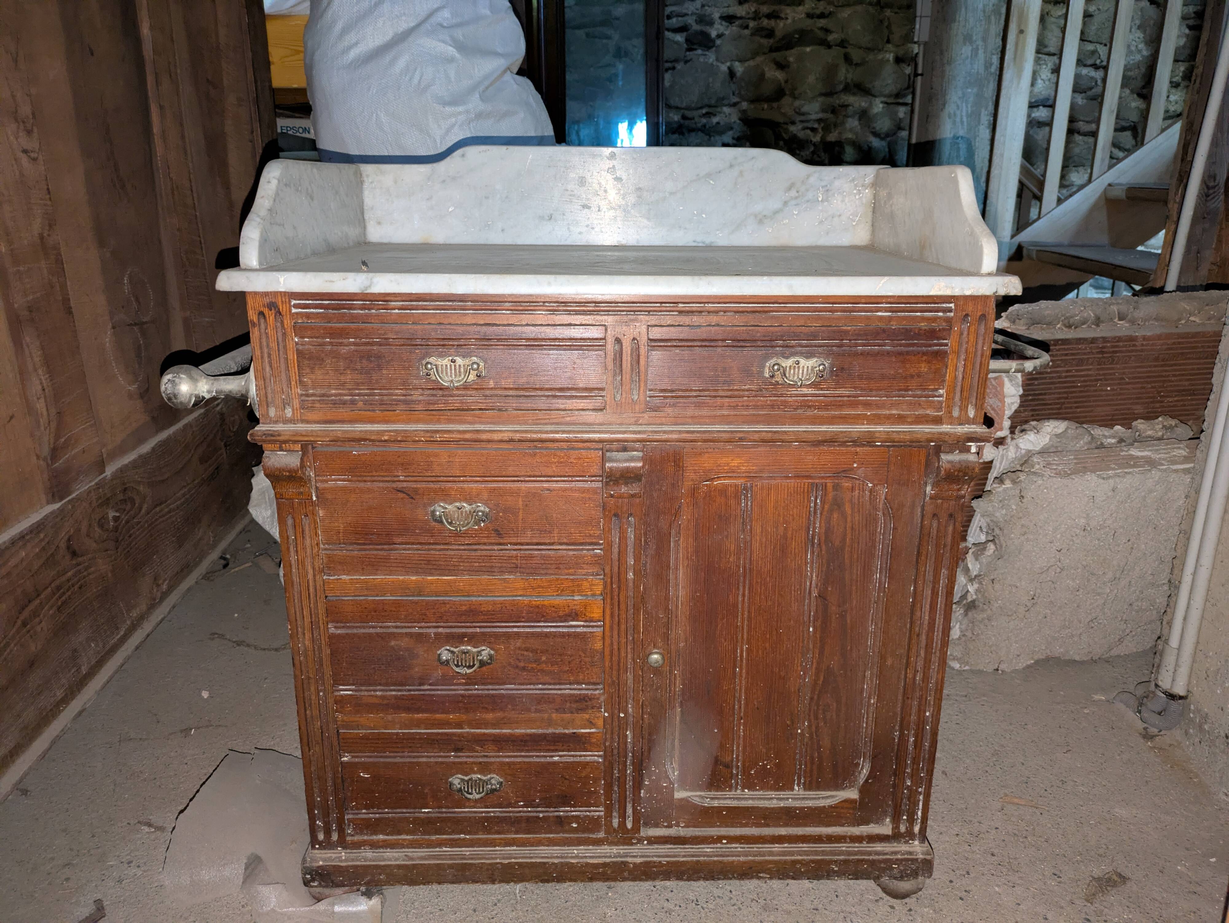Antique toilet commode in walnut and white marble – 19th century style