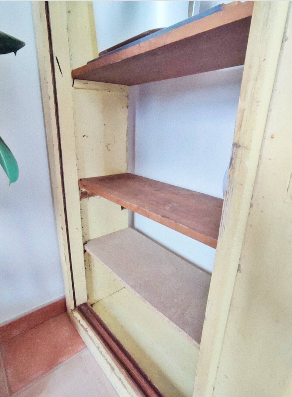Trade furniture, storage furniture with sliding doors