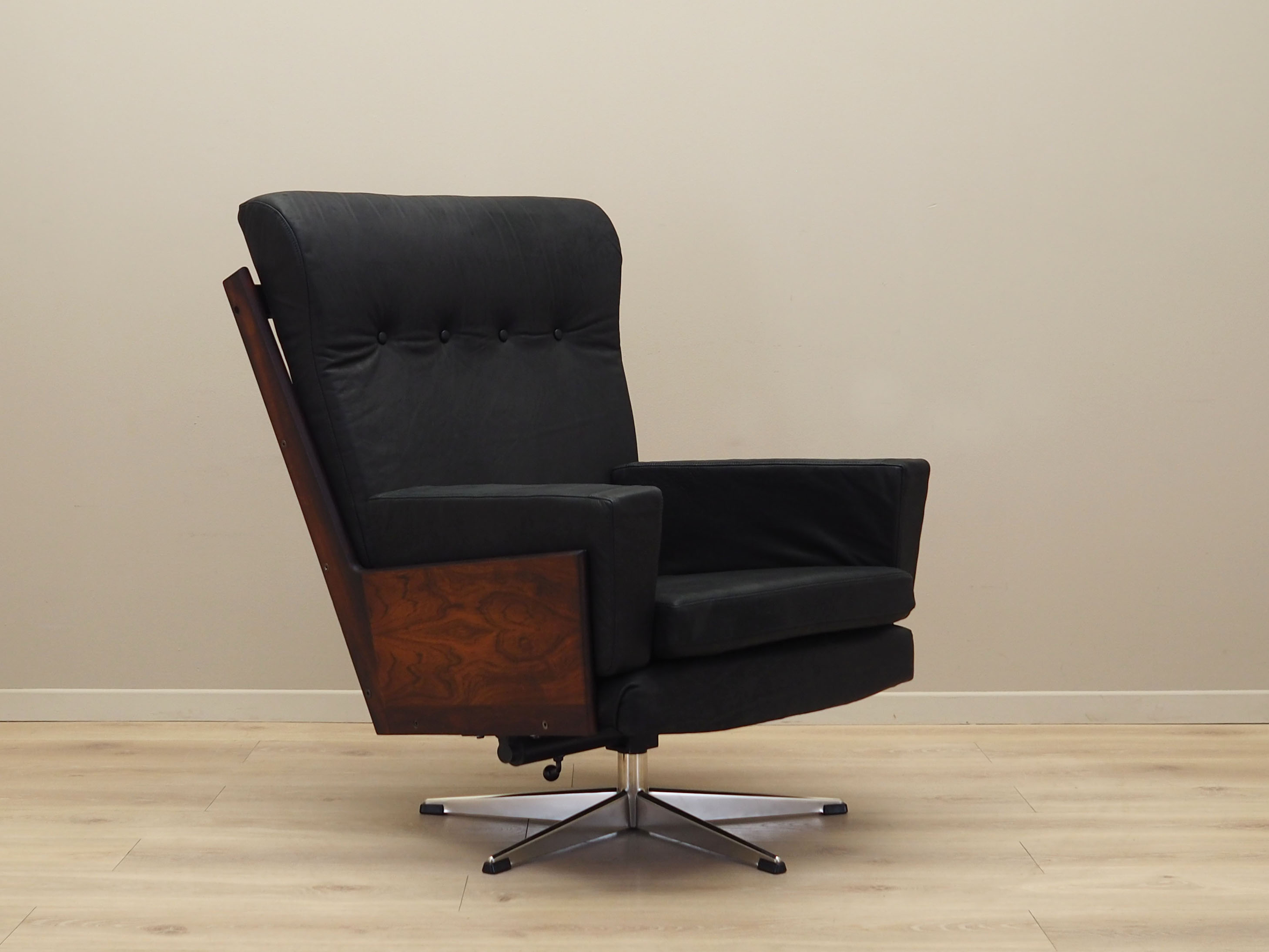 Fauteuil de bureau en cuir, design danois, années 1970, production: Danemark