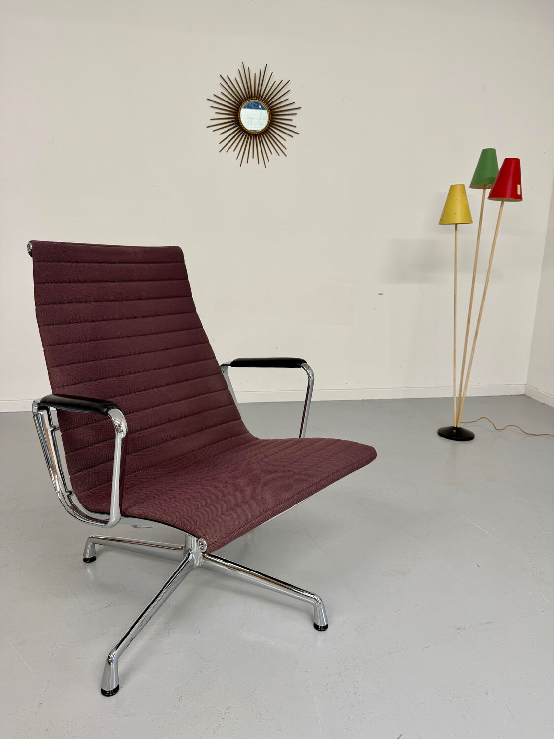 EA 122 swivel chair designed by Charles and Ray Eames for Vitra, 1980s.