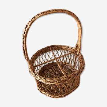 Wicker bottle rack basket
