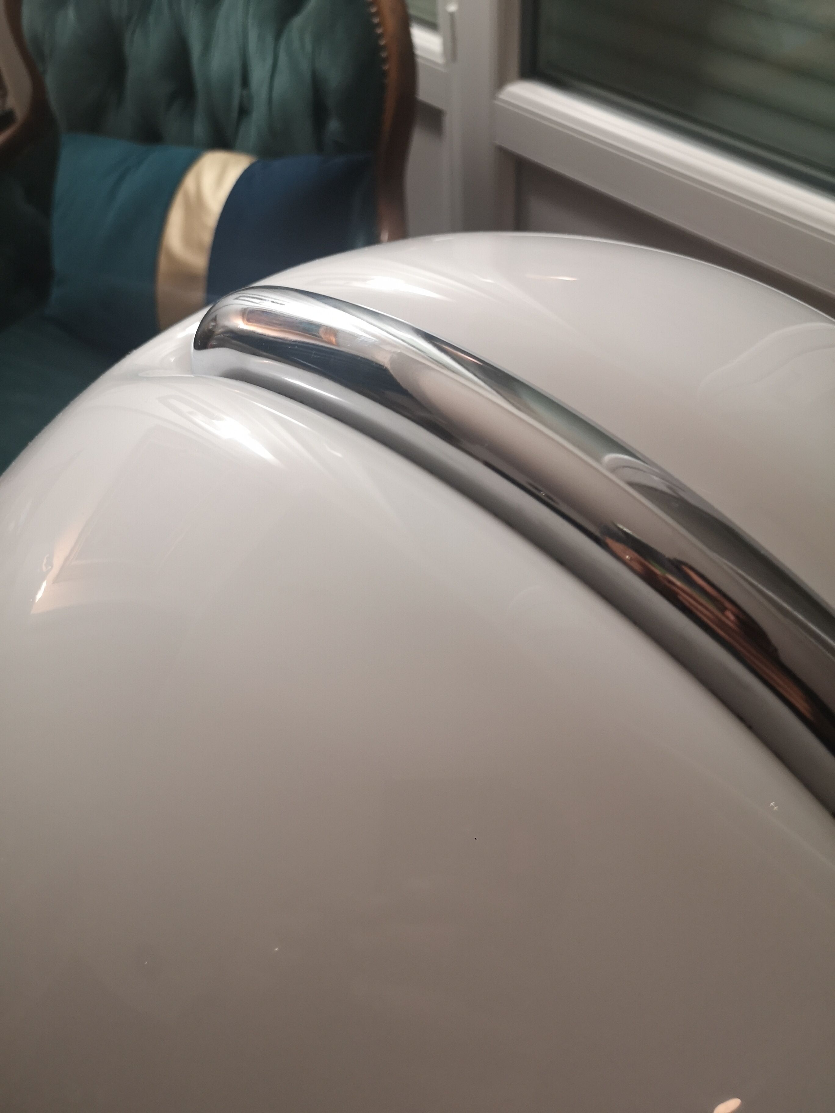 Leo Martinelli's meandering lamp