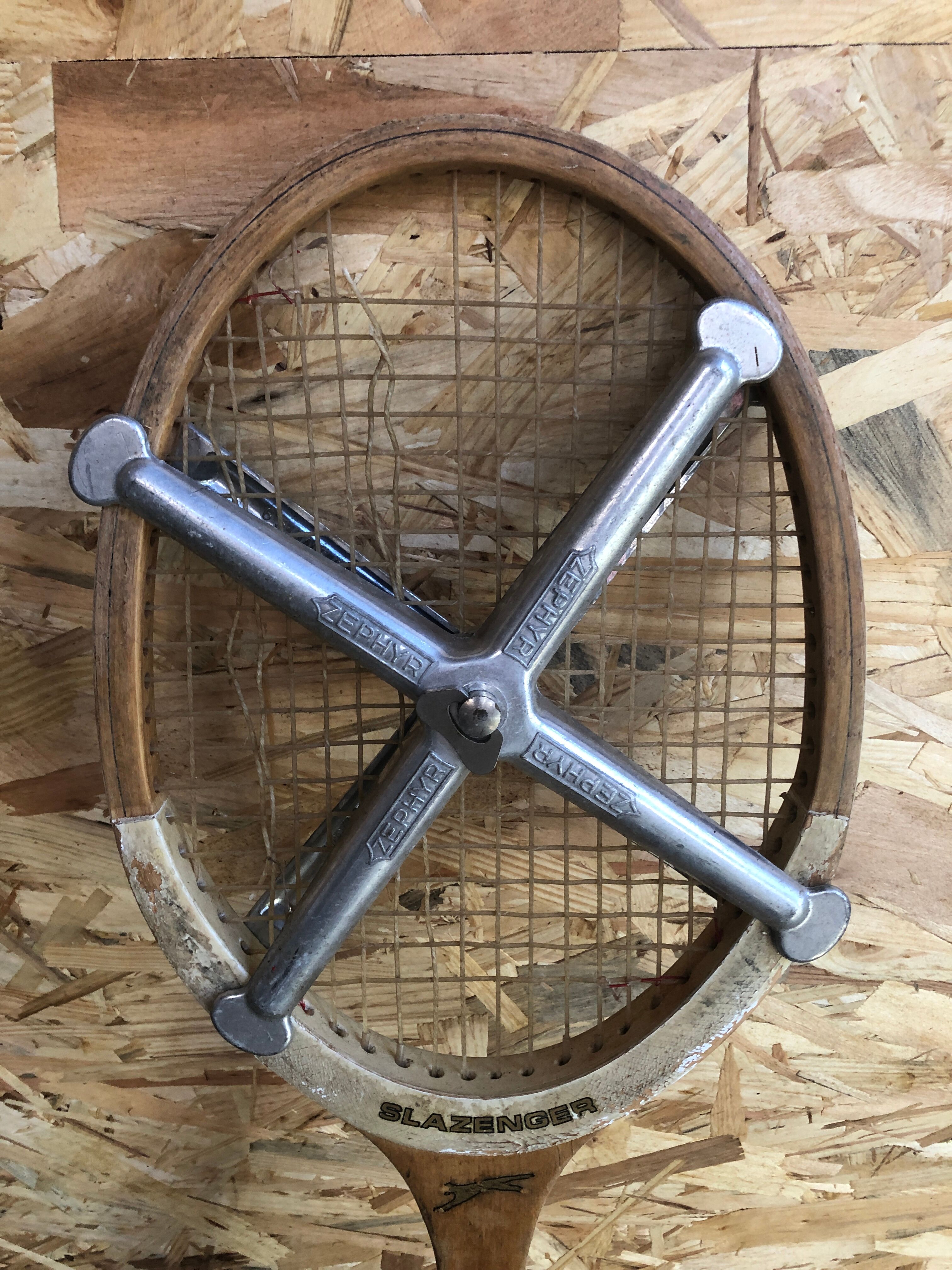 Old tennis racket Slazenger wood metal protection zephyr vintage
