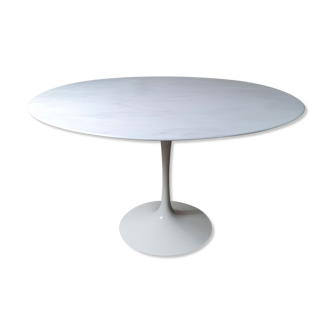 Tulip table by Eero Saarinen for Knoll, in carrara marble 120cm