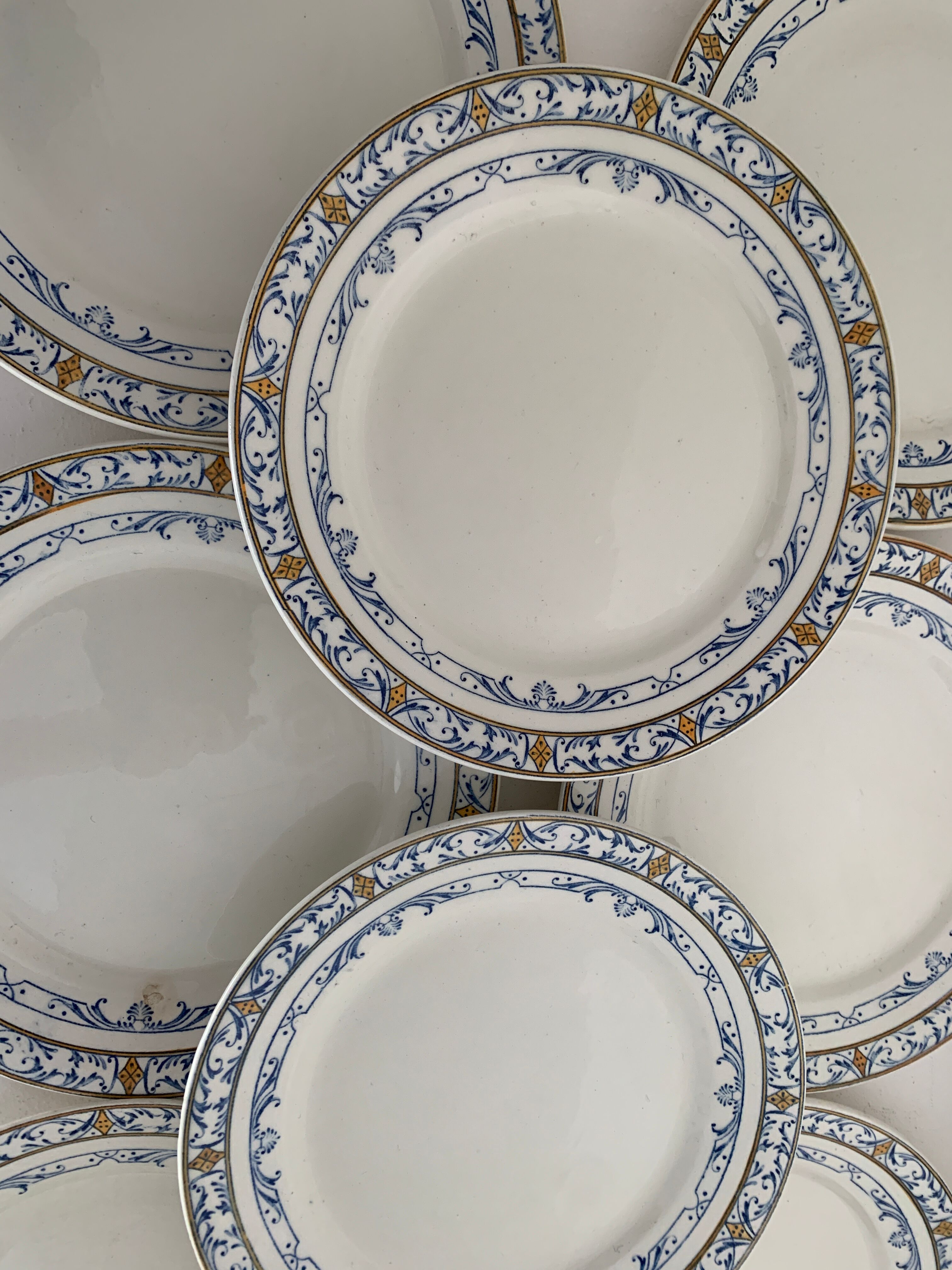 11 old Creil and Montereau dessert plates, Colbert service