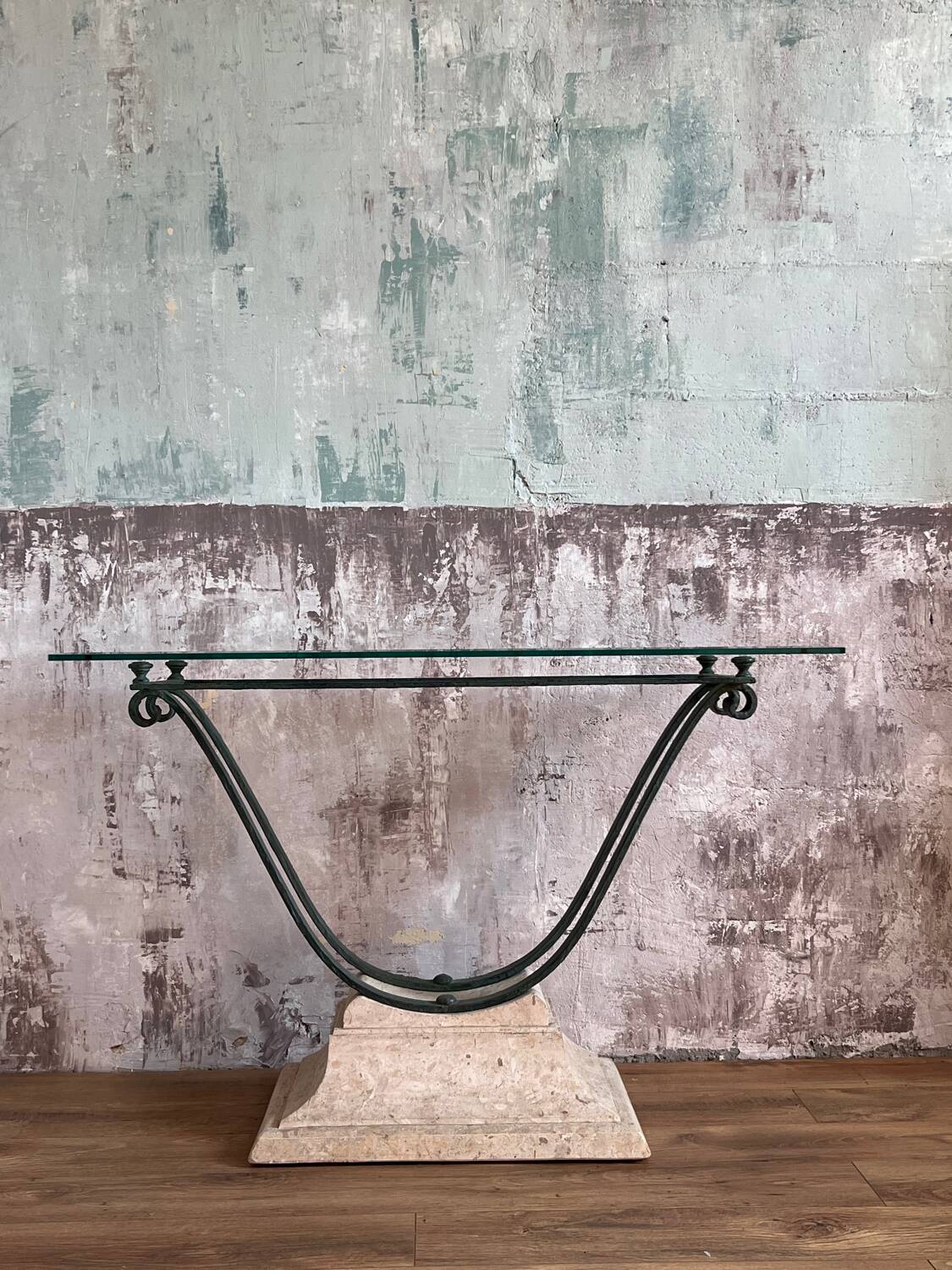 Console in glass and antique patinated metal