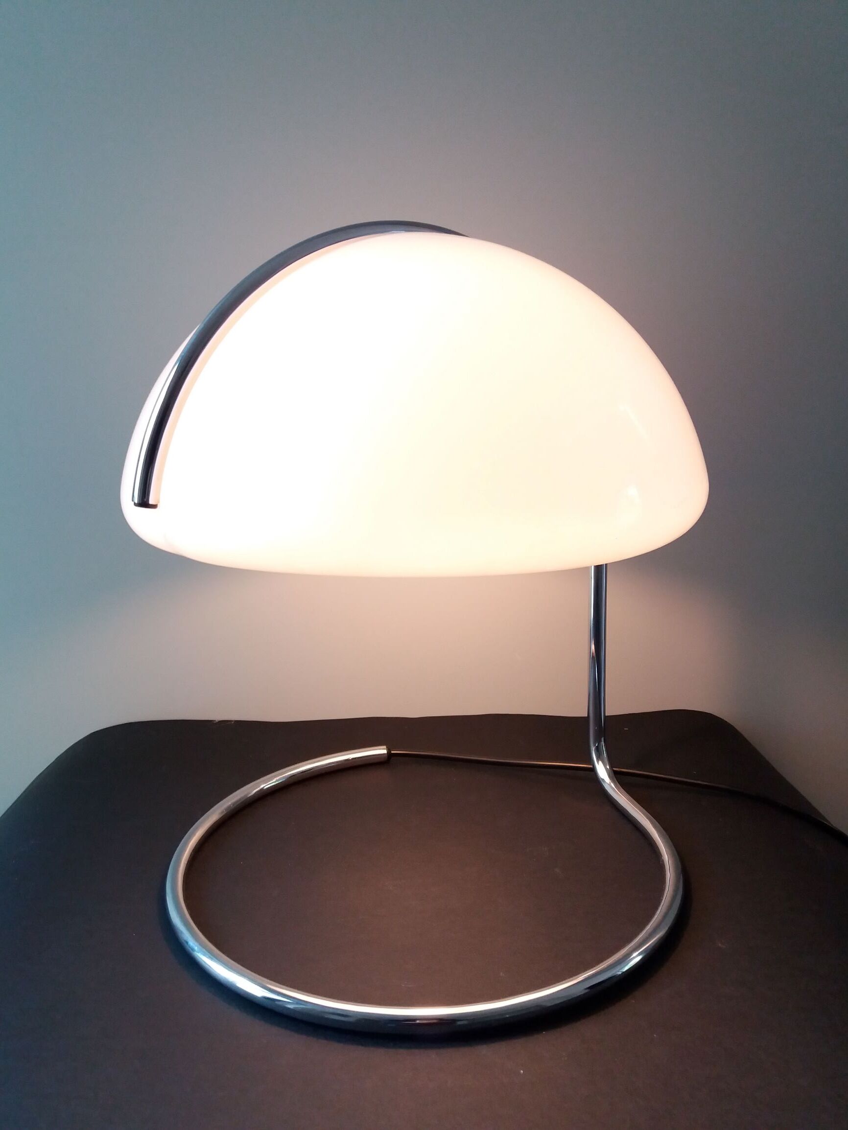 Lampe à poser Guzzini "Conchiglia" L. Massoni e L. Buttura