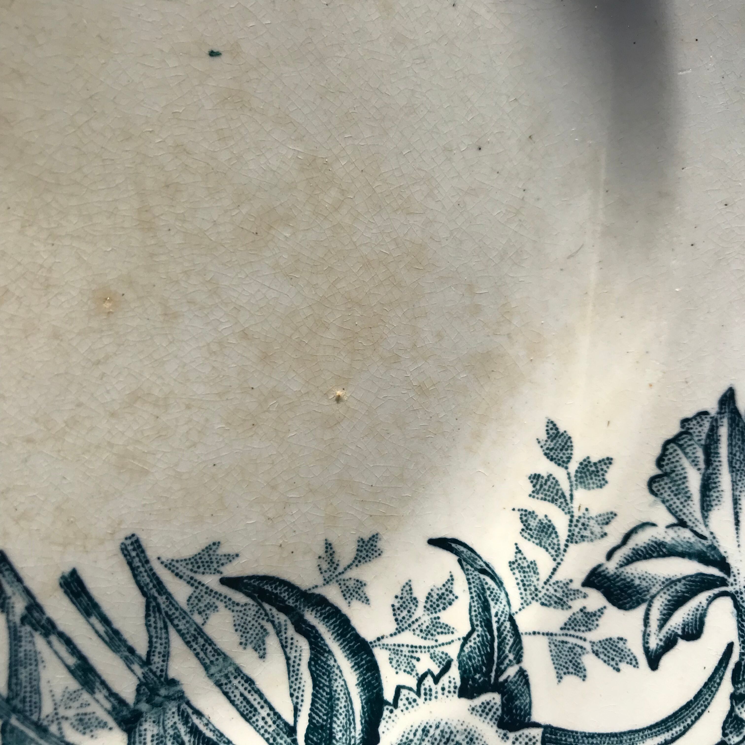 6 assiettes terre de fer dépareillées vintage 1900  a motif floral