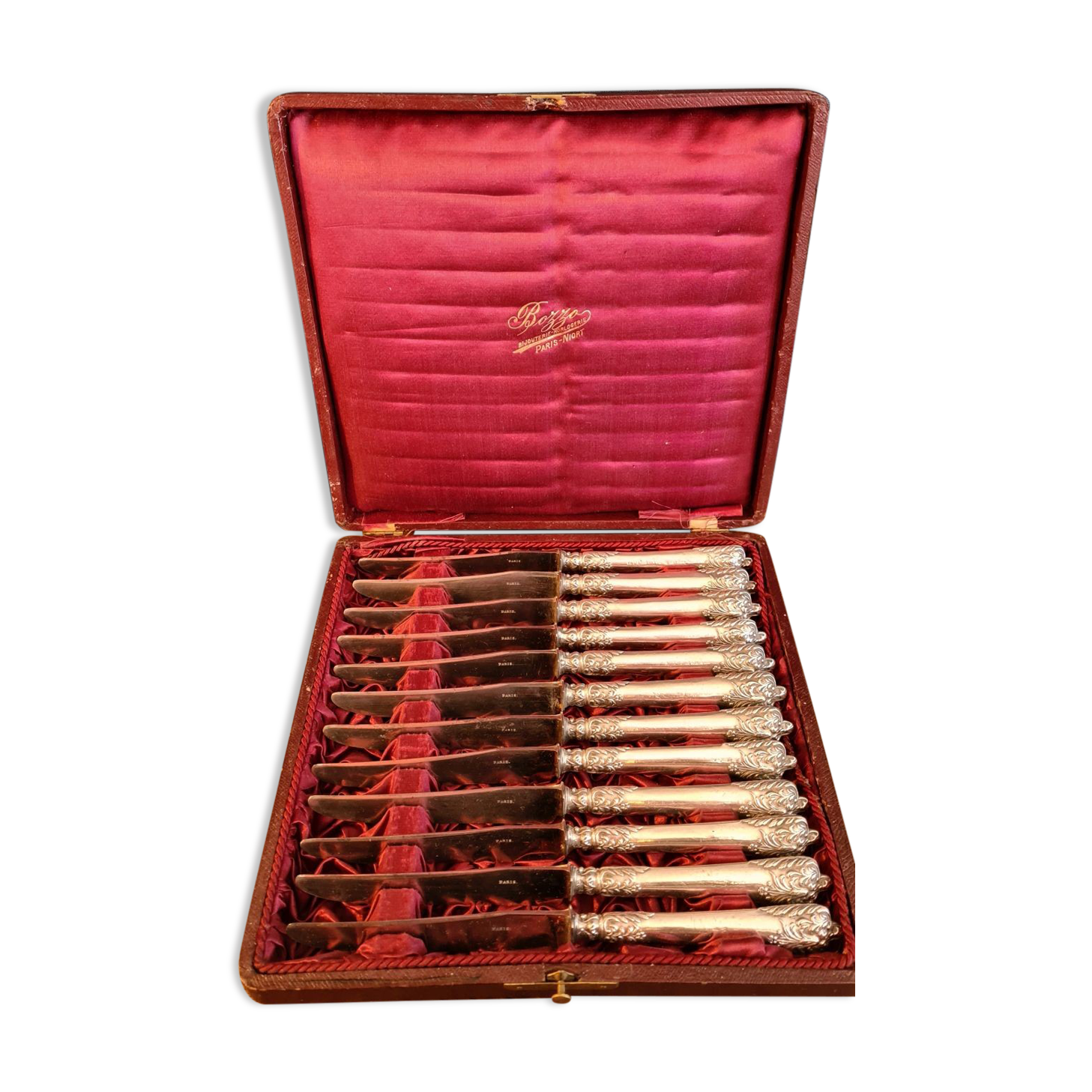 Box of 12 dessert knives