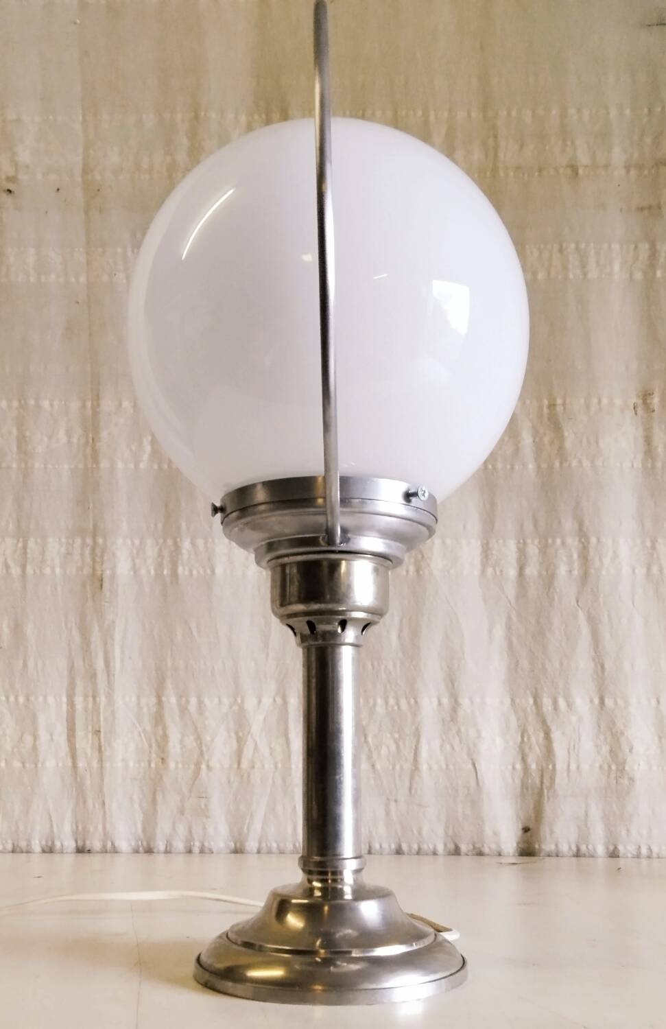 Table lamp in tin and opaline globe - mid 20th century