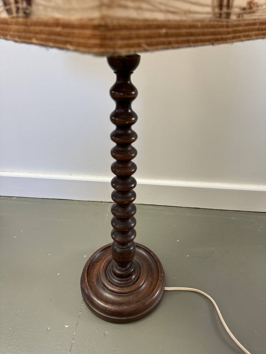 Lampe bois tourné avec abat jour herbier vintage