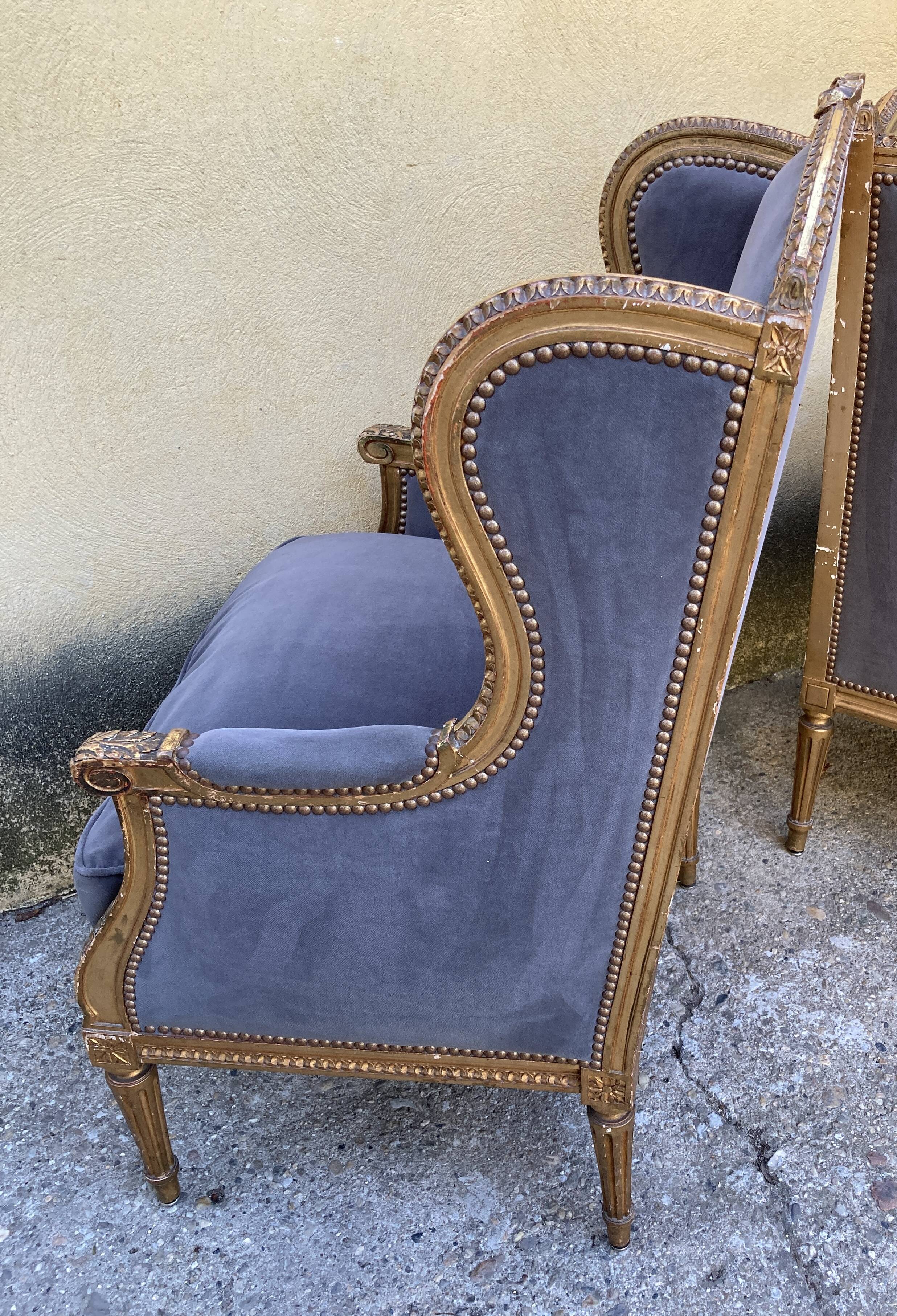 Duo de fauteuils anciens  à oreilles - style Louis XVI - A. Bastet