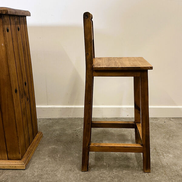 Comptoir de bar en bois massif rustique avec 4 tabourets assortis – porte-bouteilles et rangement