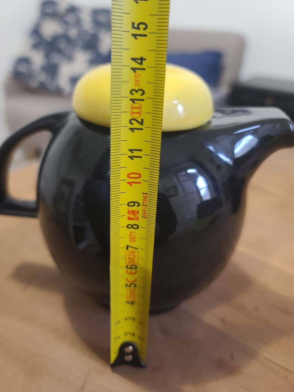 Théière en Céramique Noire et Jaune Design