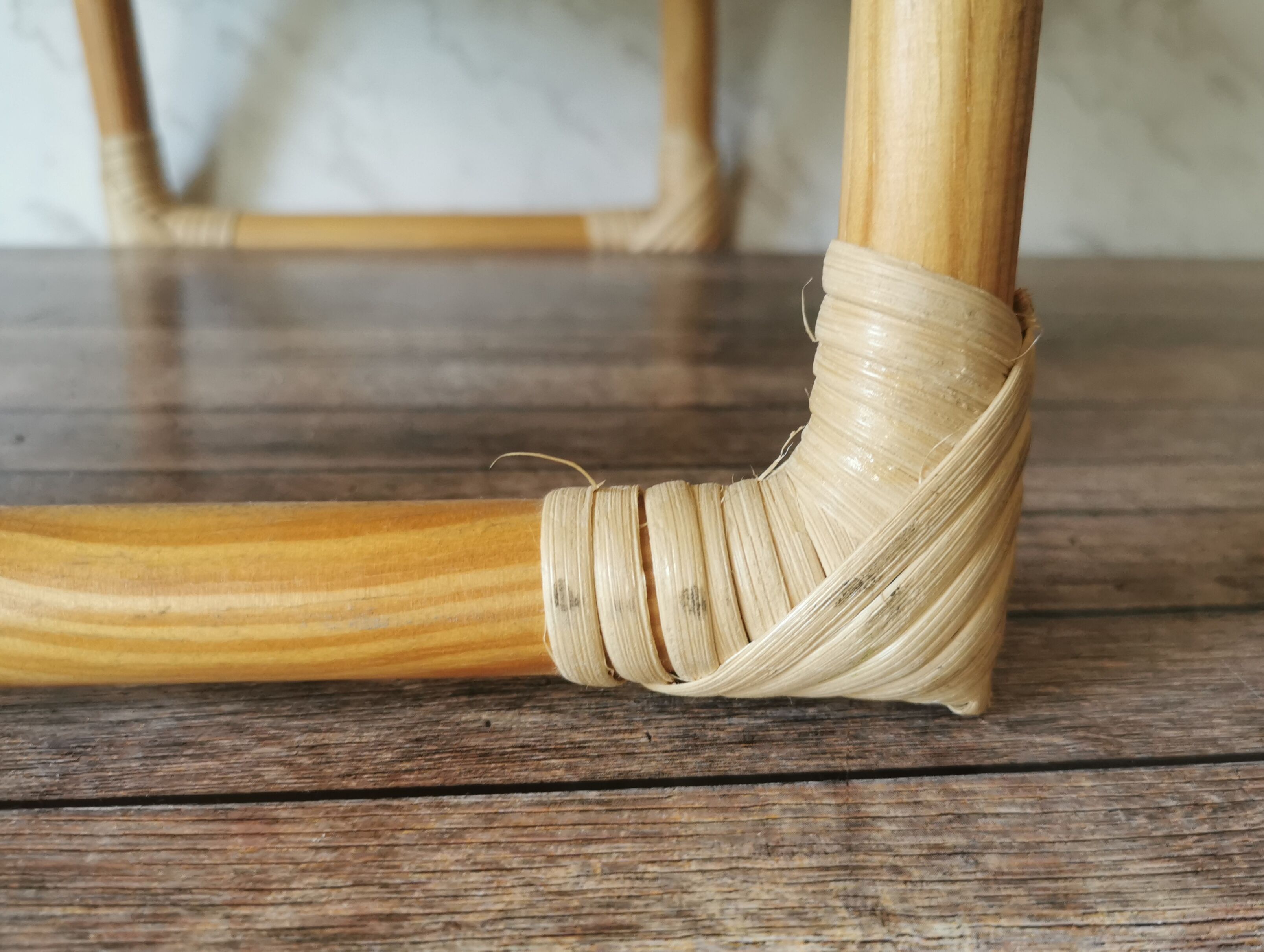 Folding tray parrots and flowers fiber and rattan