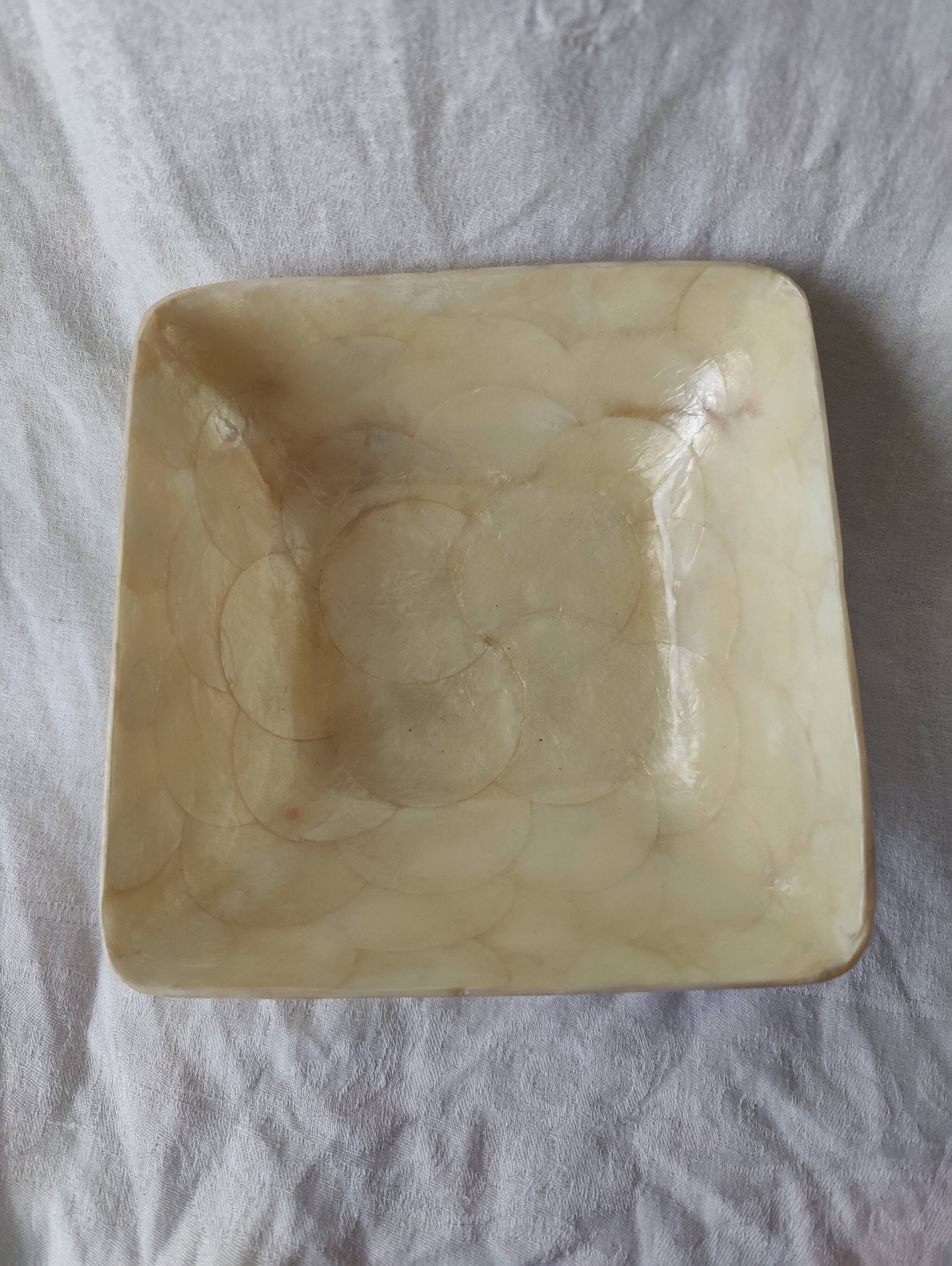 Cup or pocket in mother-of-pearl and resin, 1970s