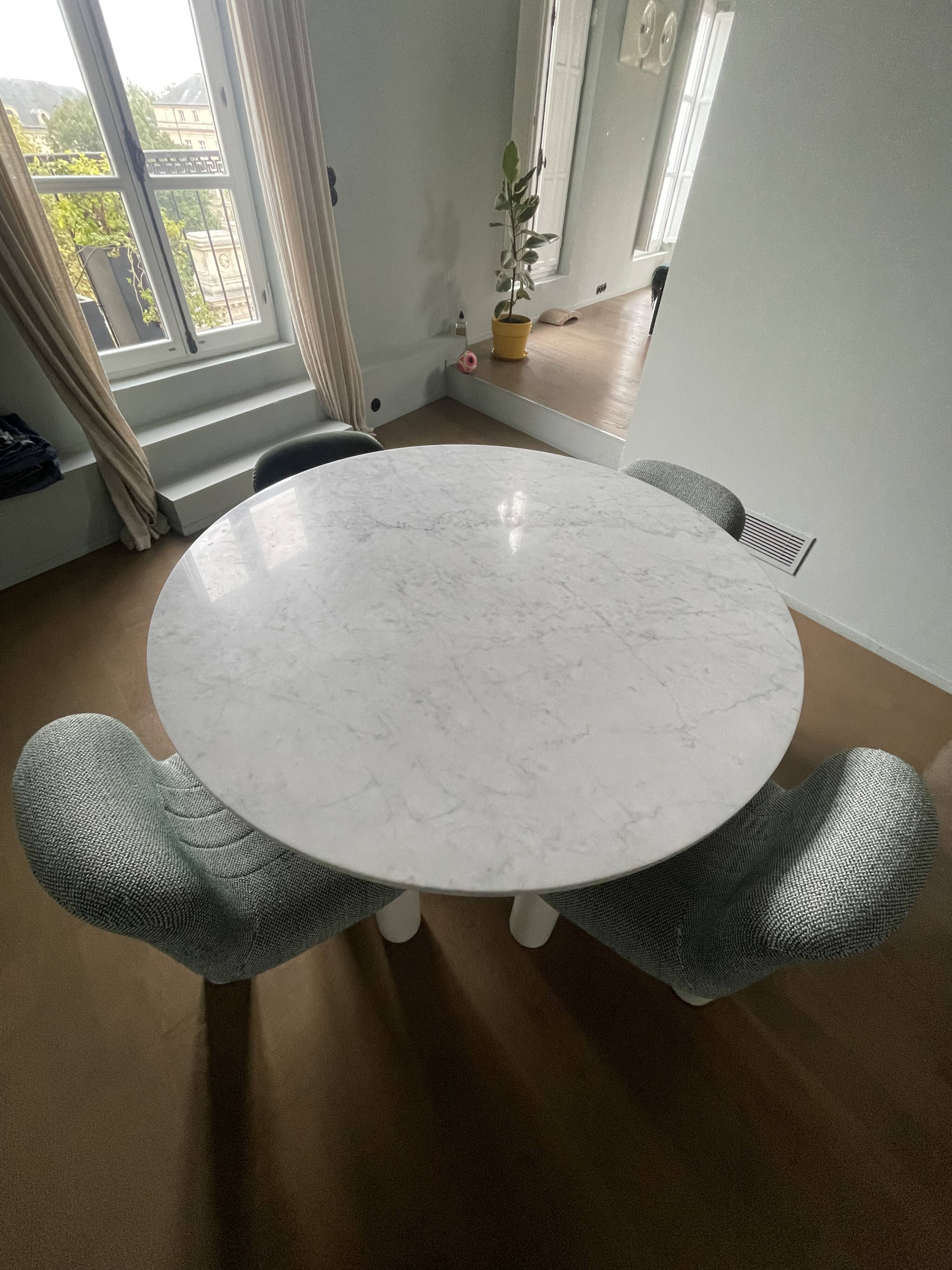 Arflex Carrara white marble dining table