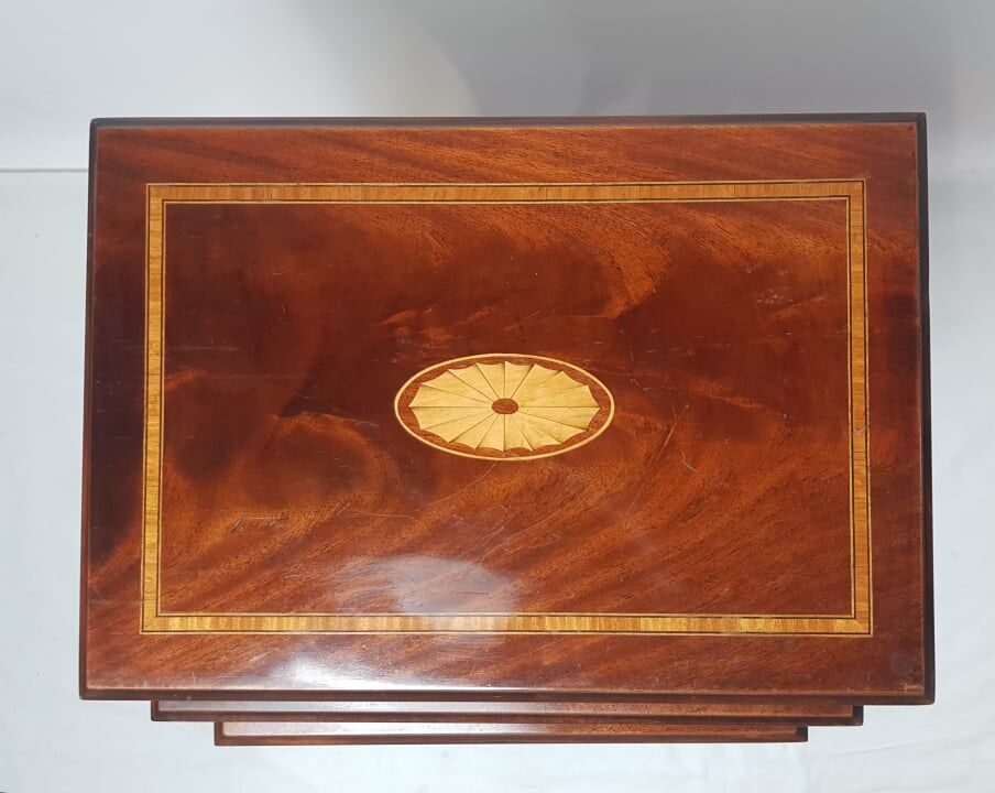 Inlaid trundle table 19th